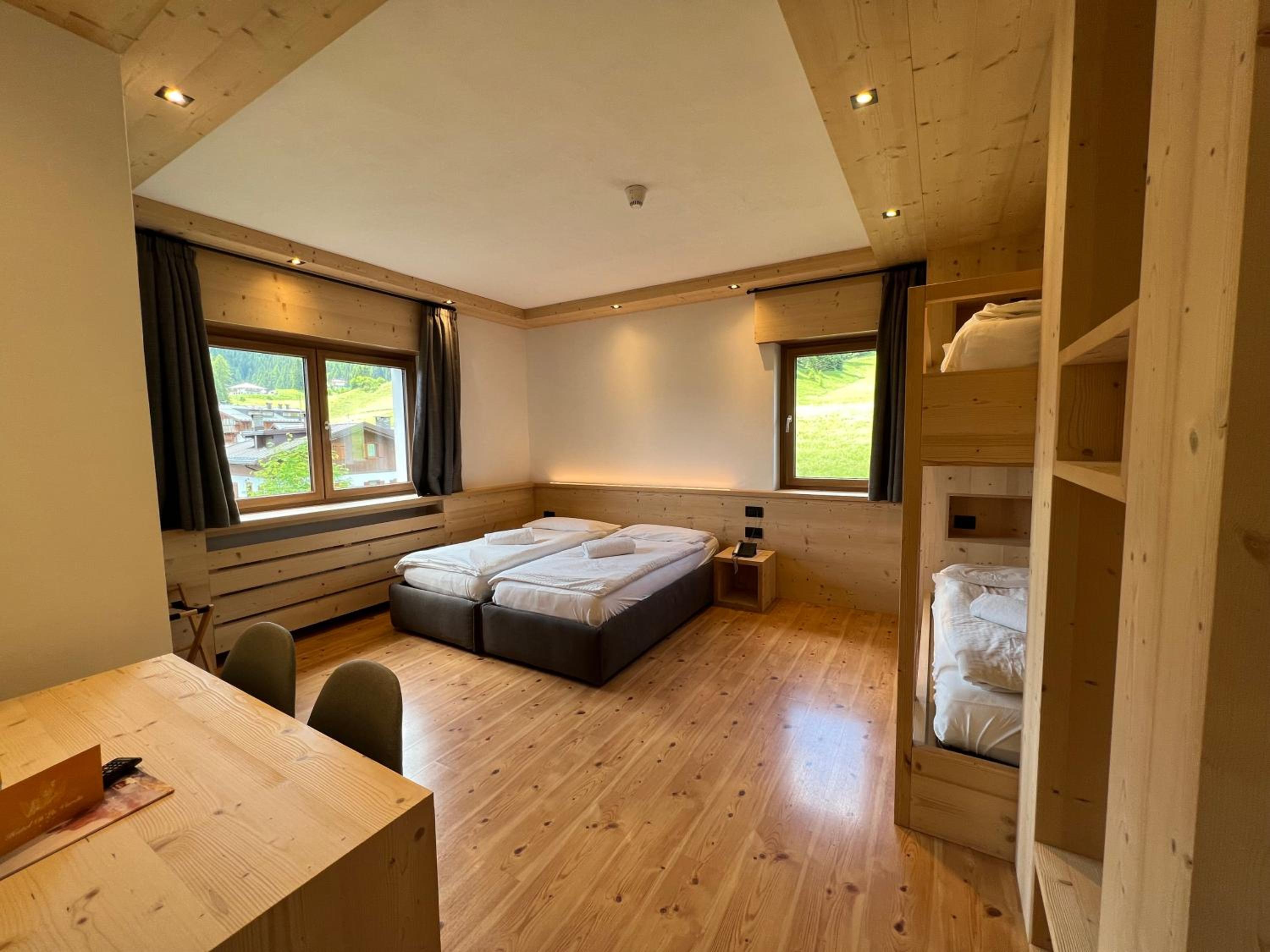 Superior Quadruple Room photo 1