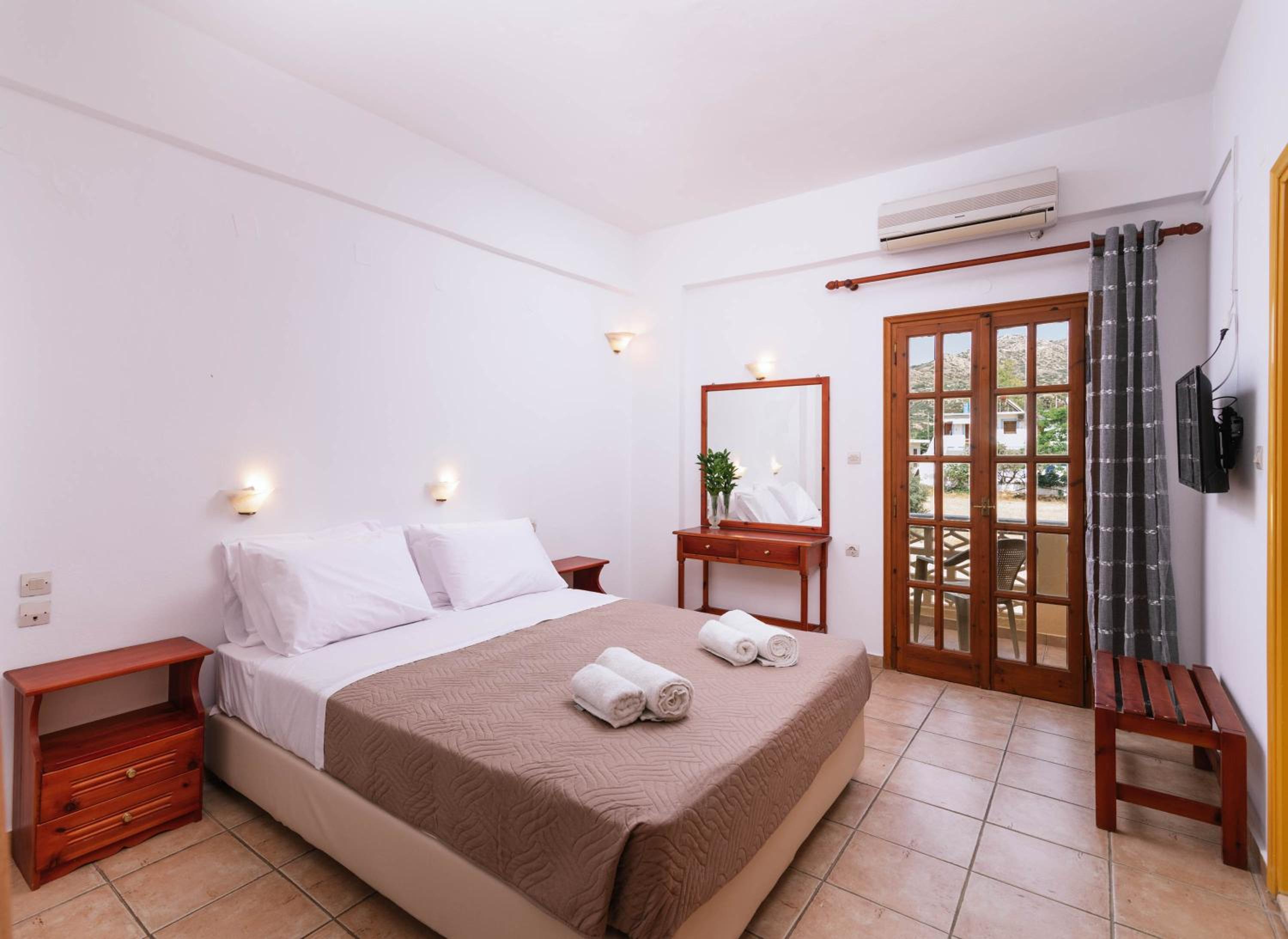 Two-Bedroom Apartment in the Annex  (Directly Opposite the Main Building) photo 1