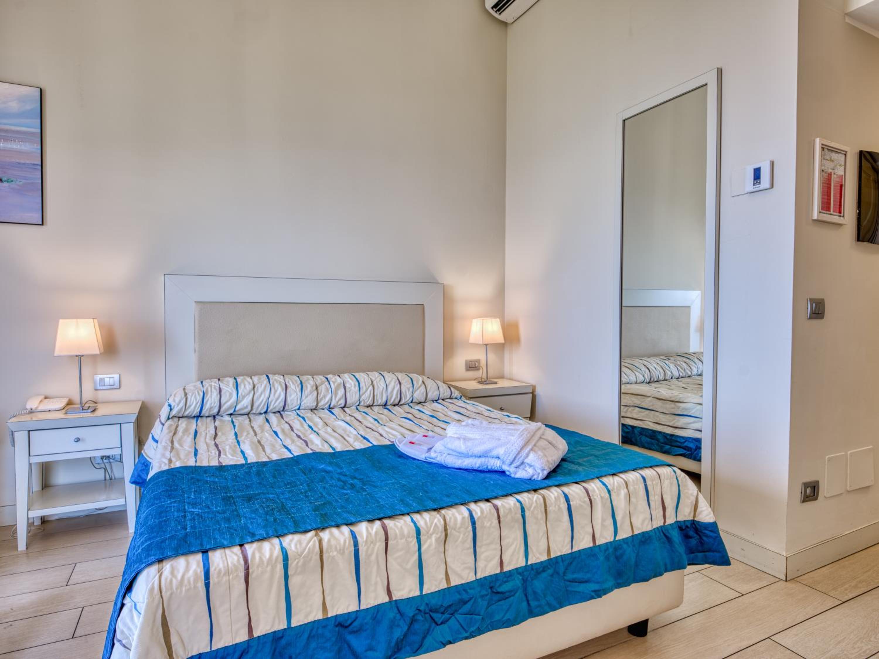 Economy Double Room photo 2