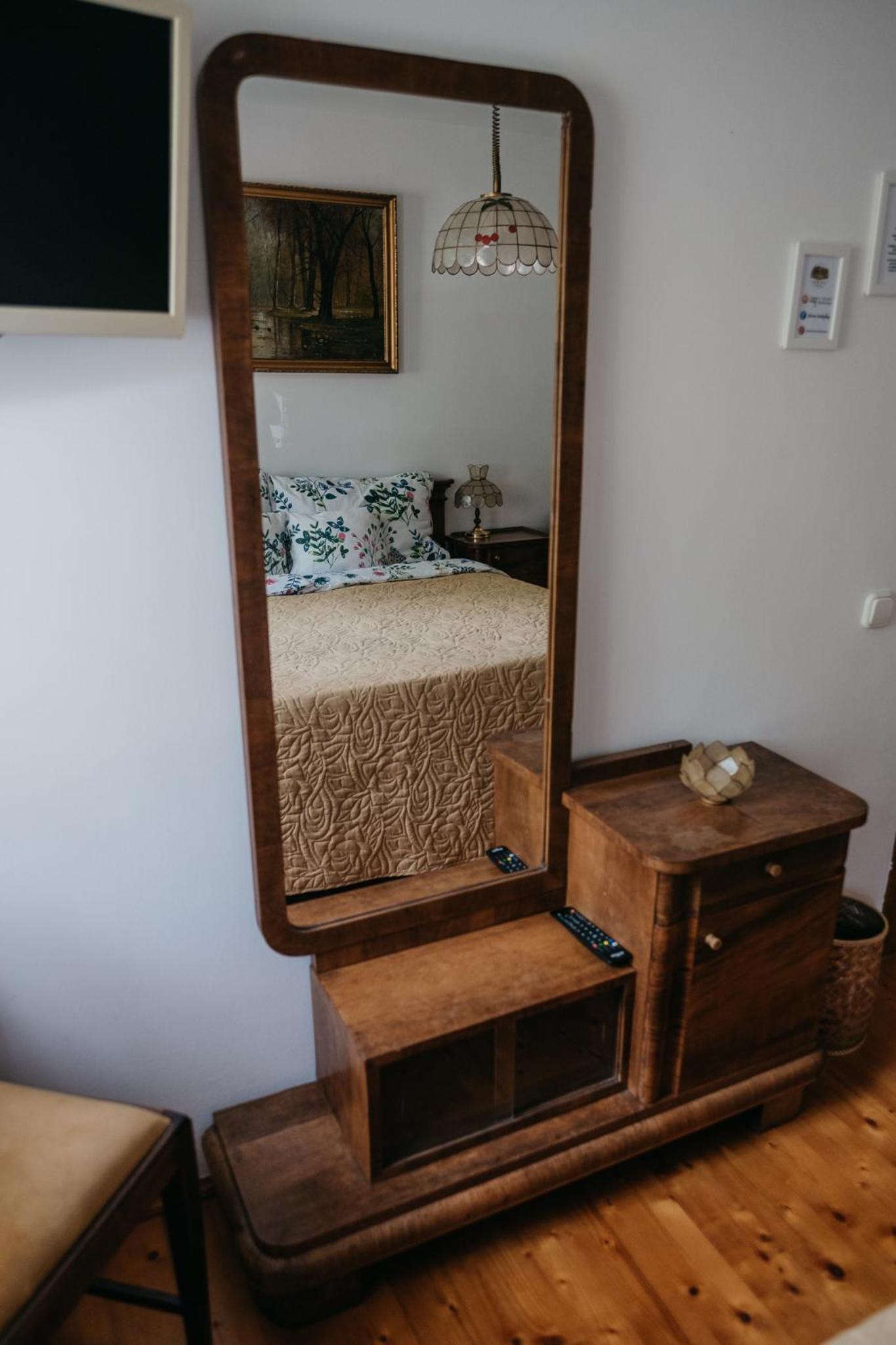 Double or Twin Room with Private External Bathroom - Photo 10