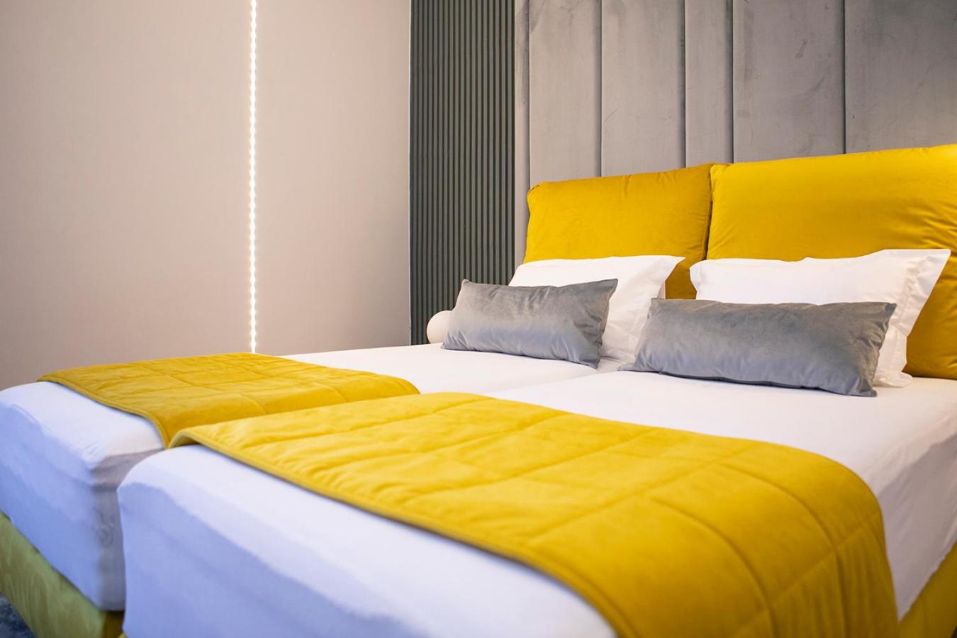 Deluxe Twin Room - Photo 8