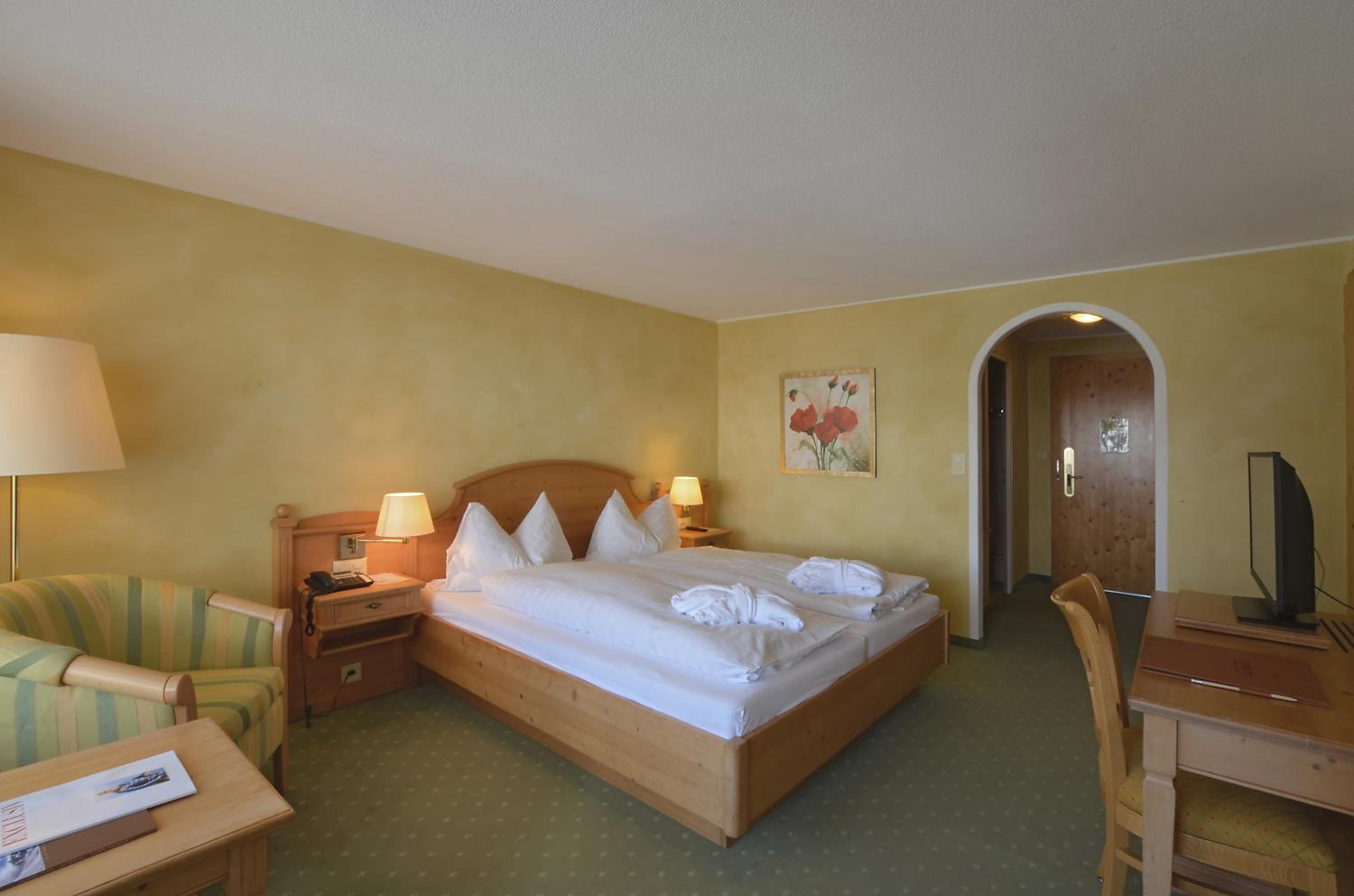 Standard Double Room with Balcony - Photo 5