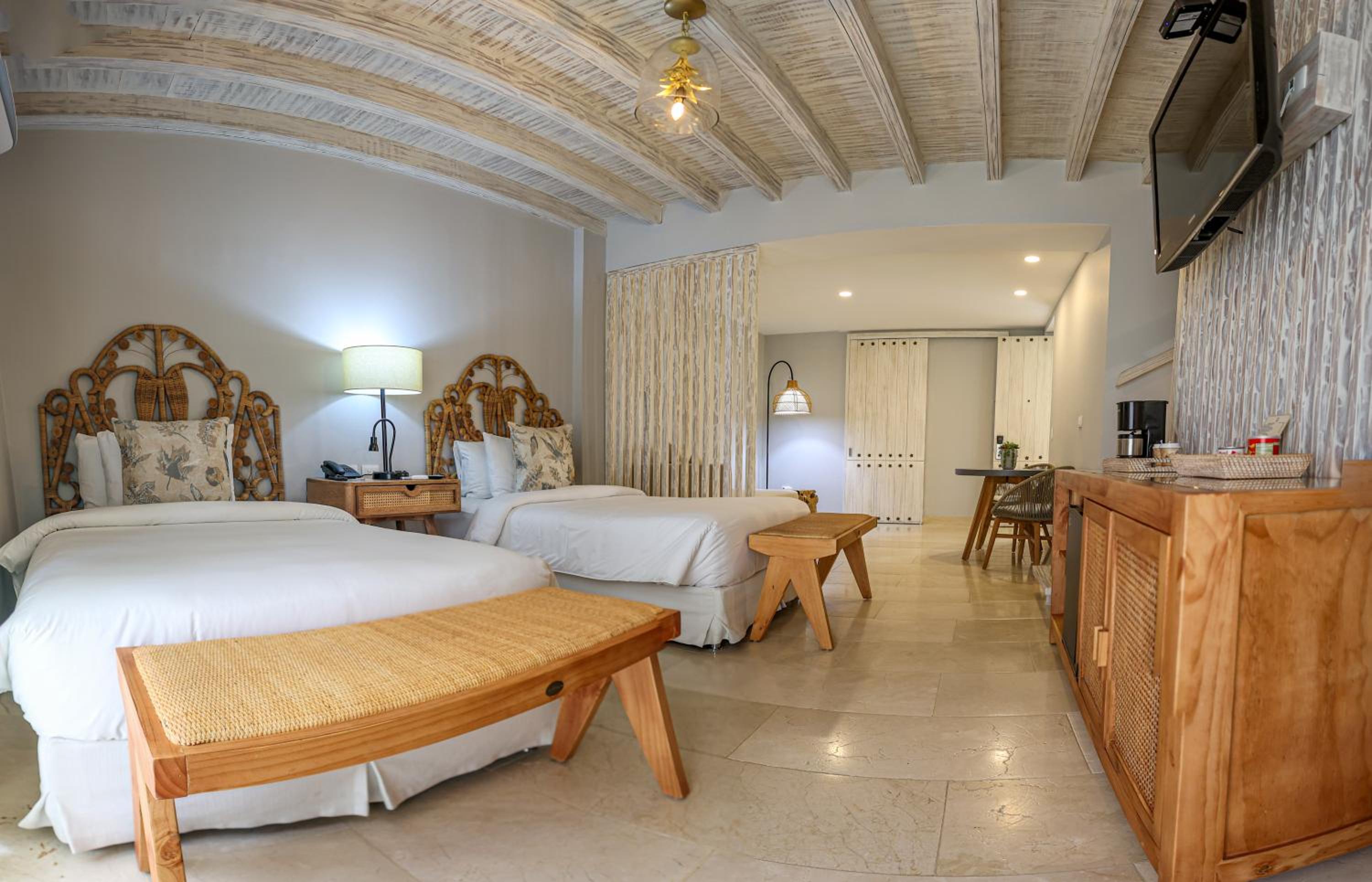 Duplex Suite - Photo 4