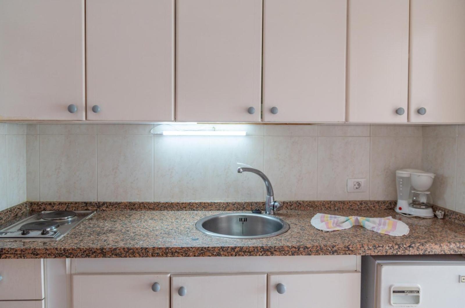 Studio (2 Adults) - Photo 3