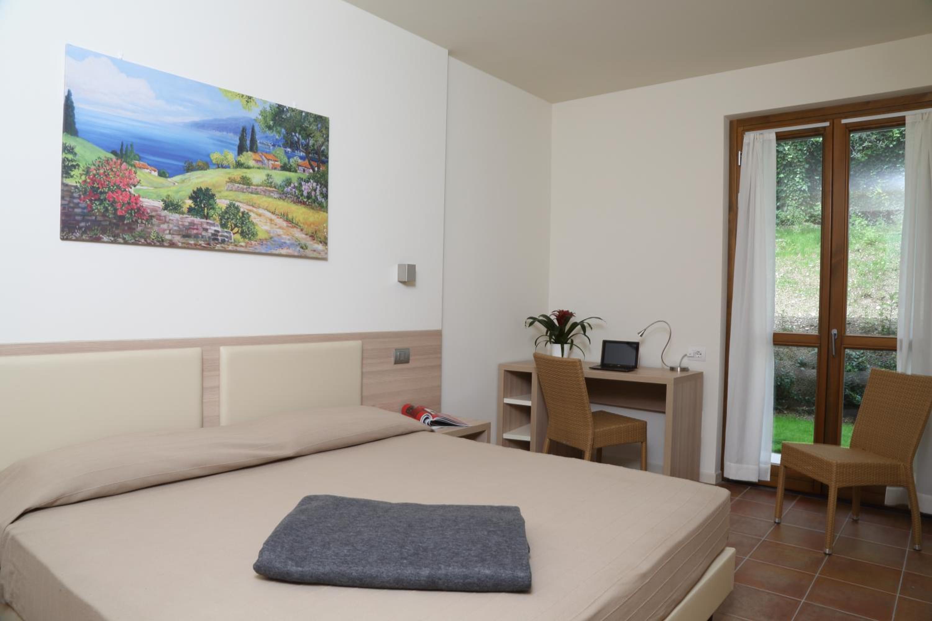 Two-Bedroom Apartment Top with Lake View - Photo 12