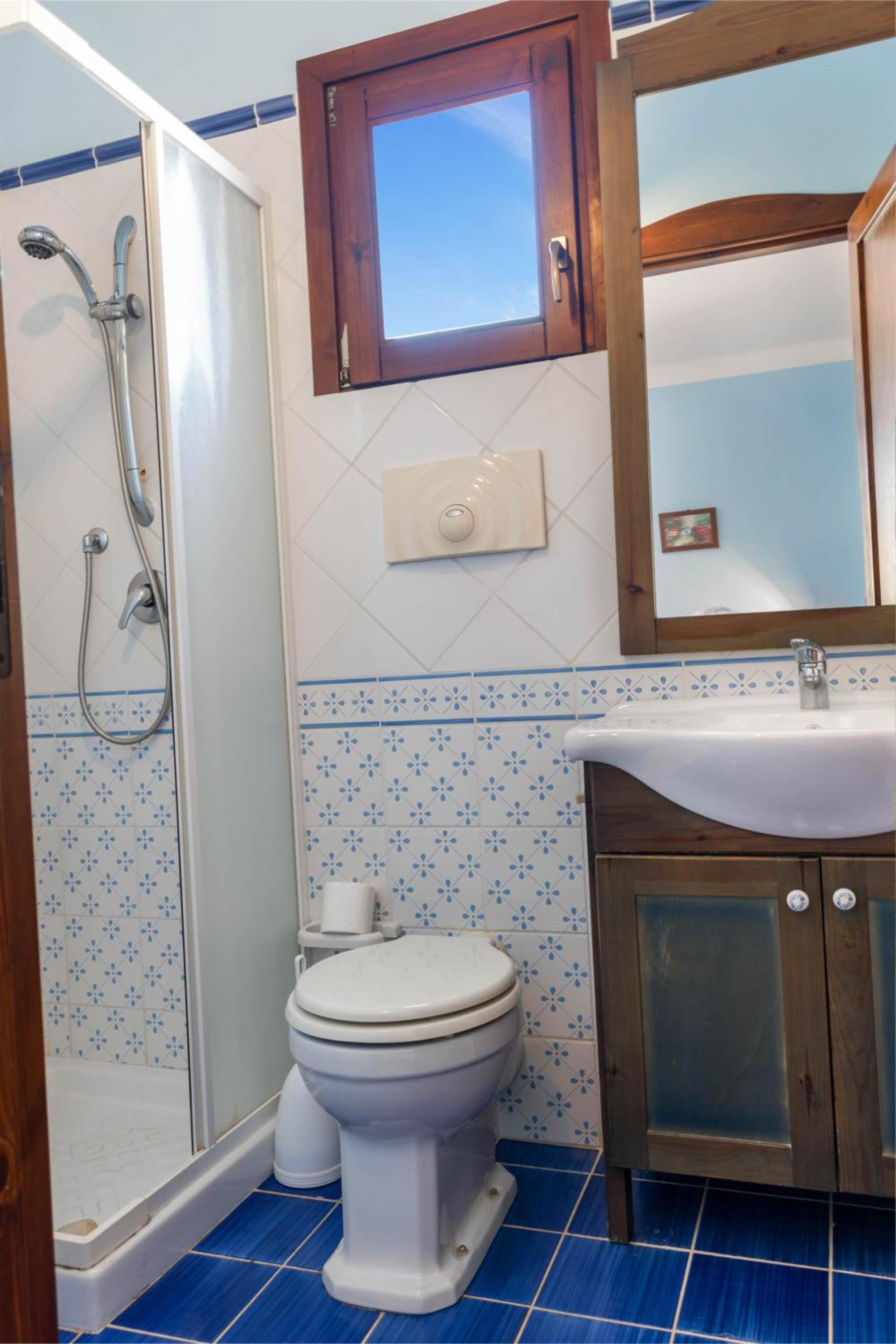 Standard Double Room - Photo 7