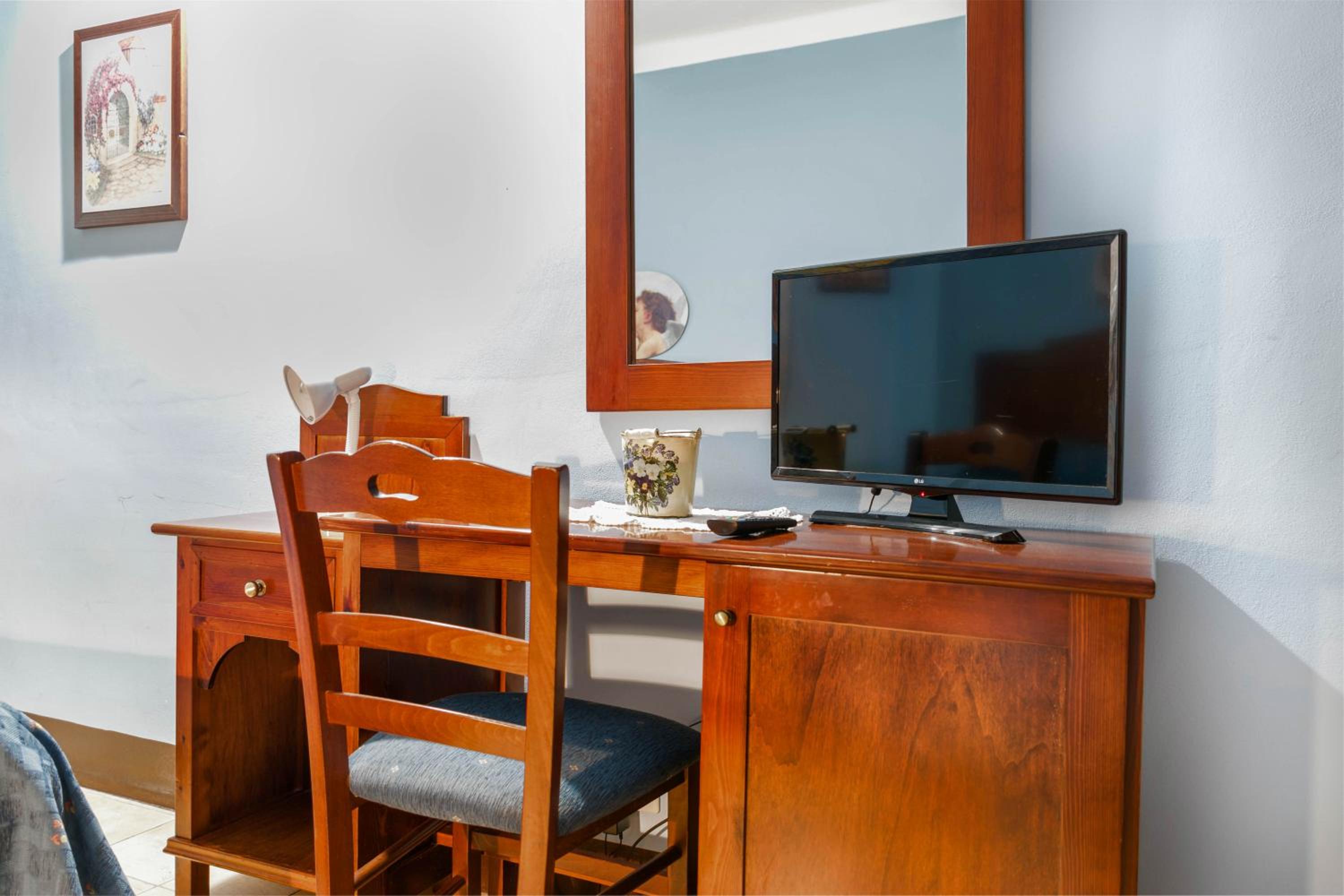 Standard Double Room - Photo 6