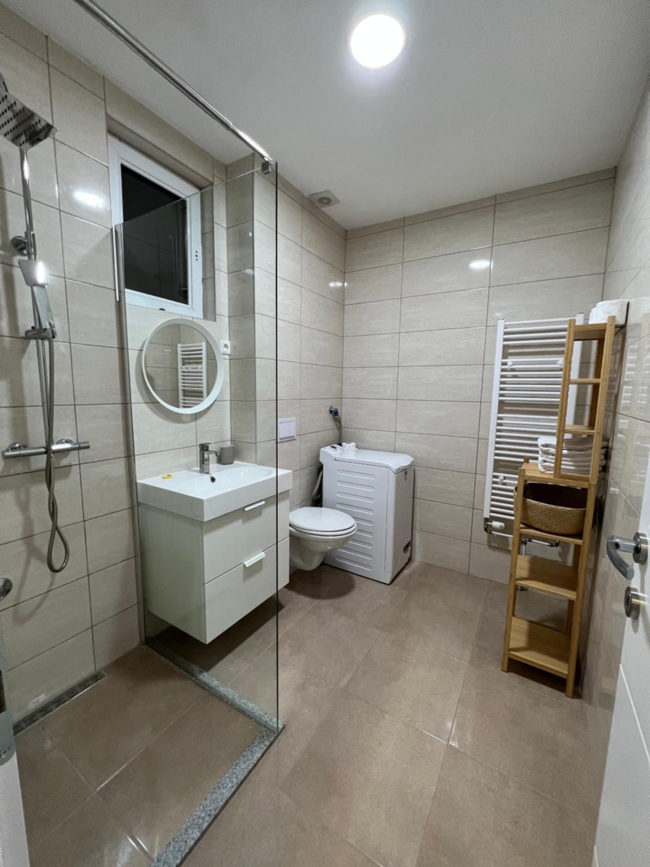 Deluxe Apartment - Photo 9