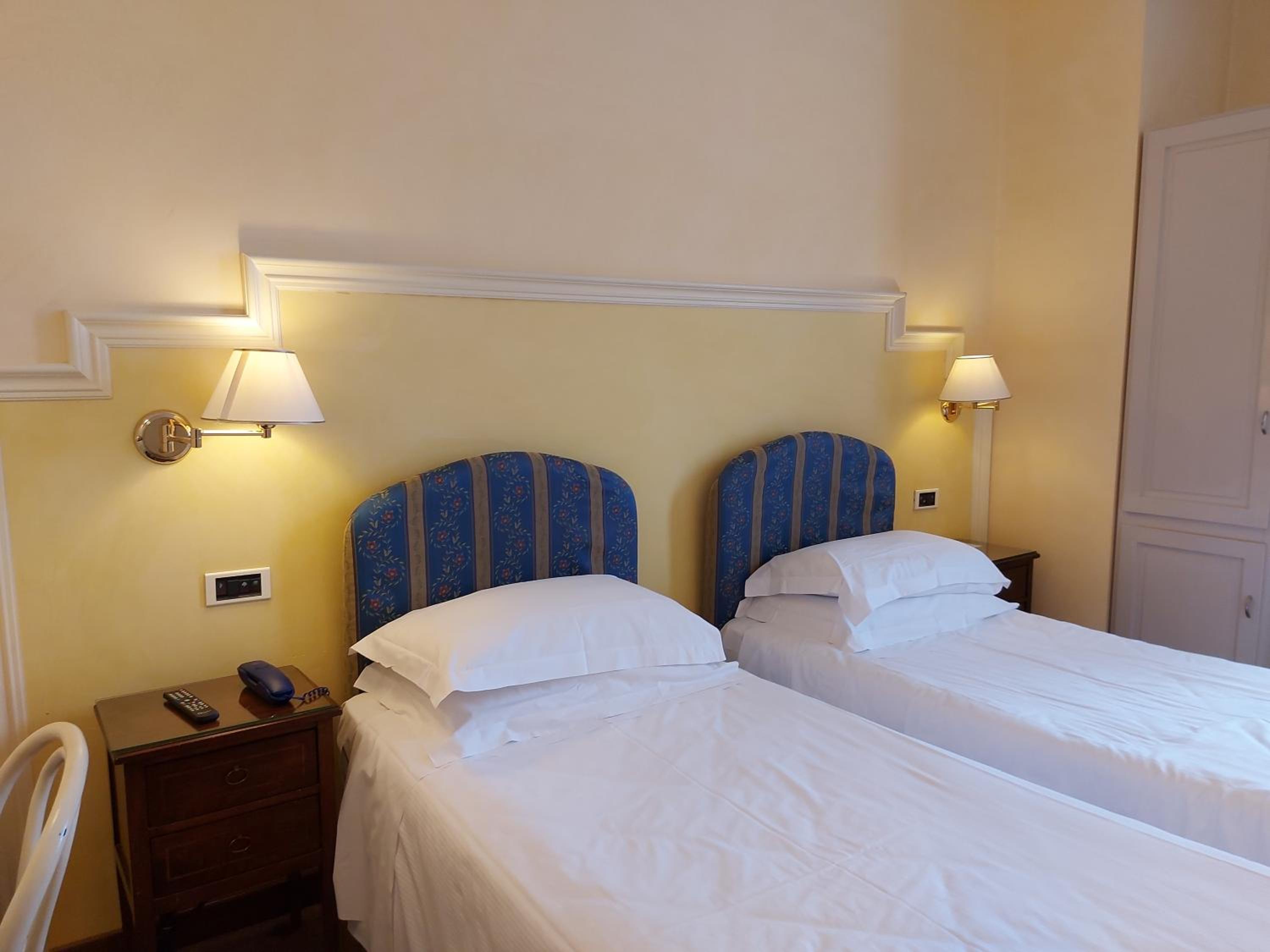 Double Room - Photo 25