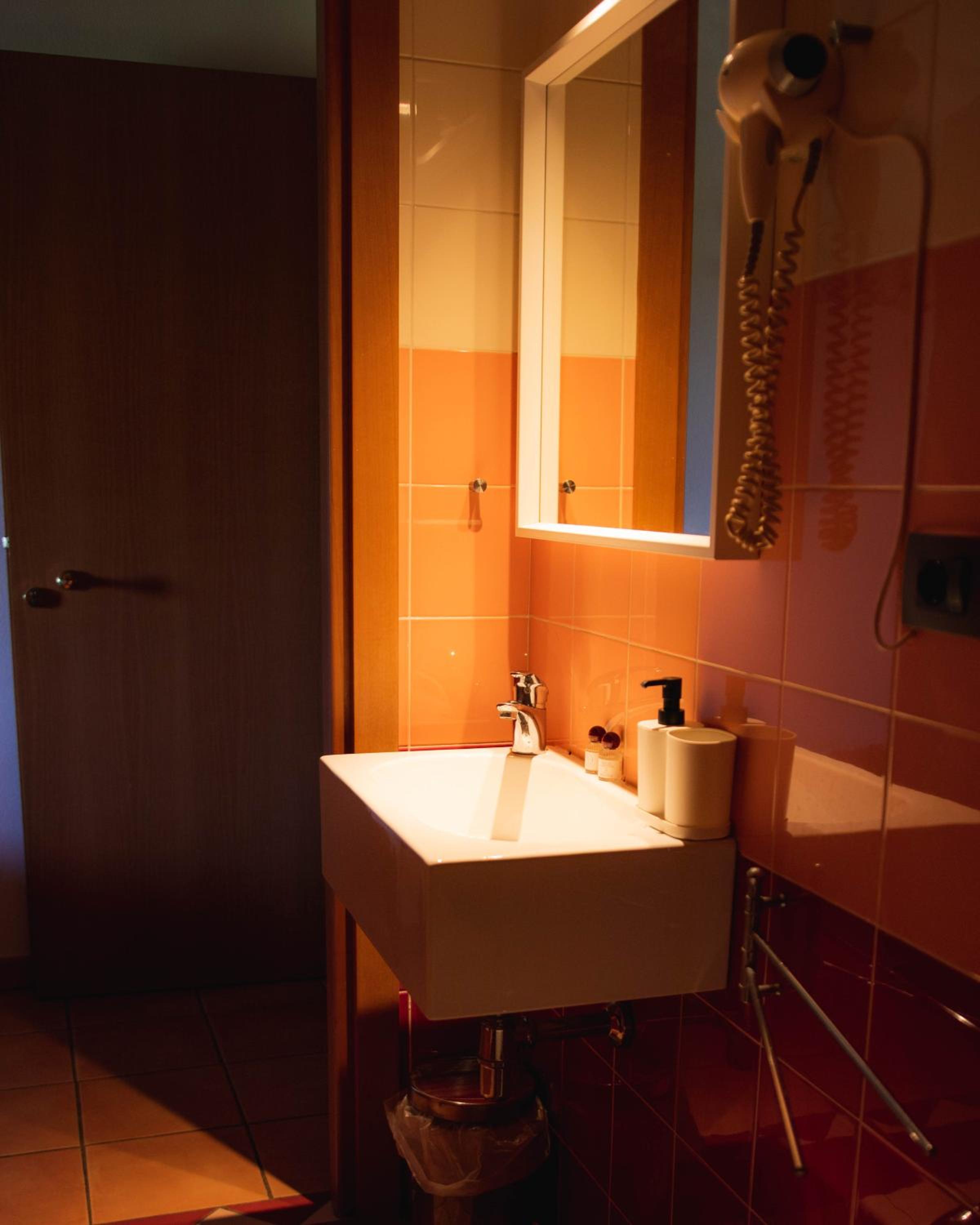 Comfort Triple Room with Shower photo 2