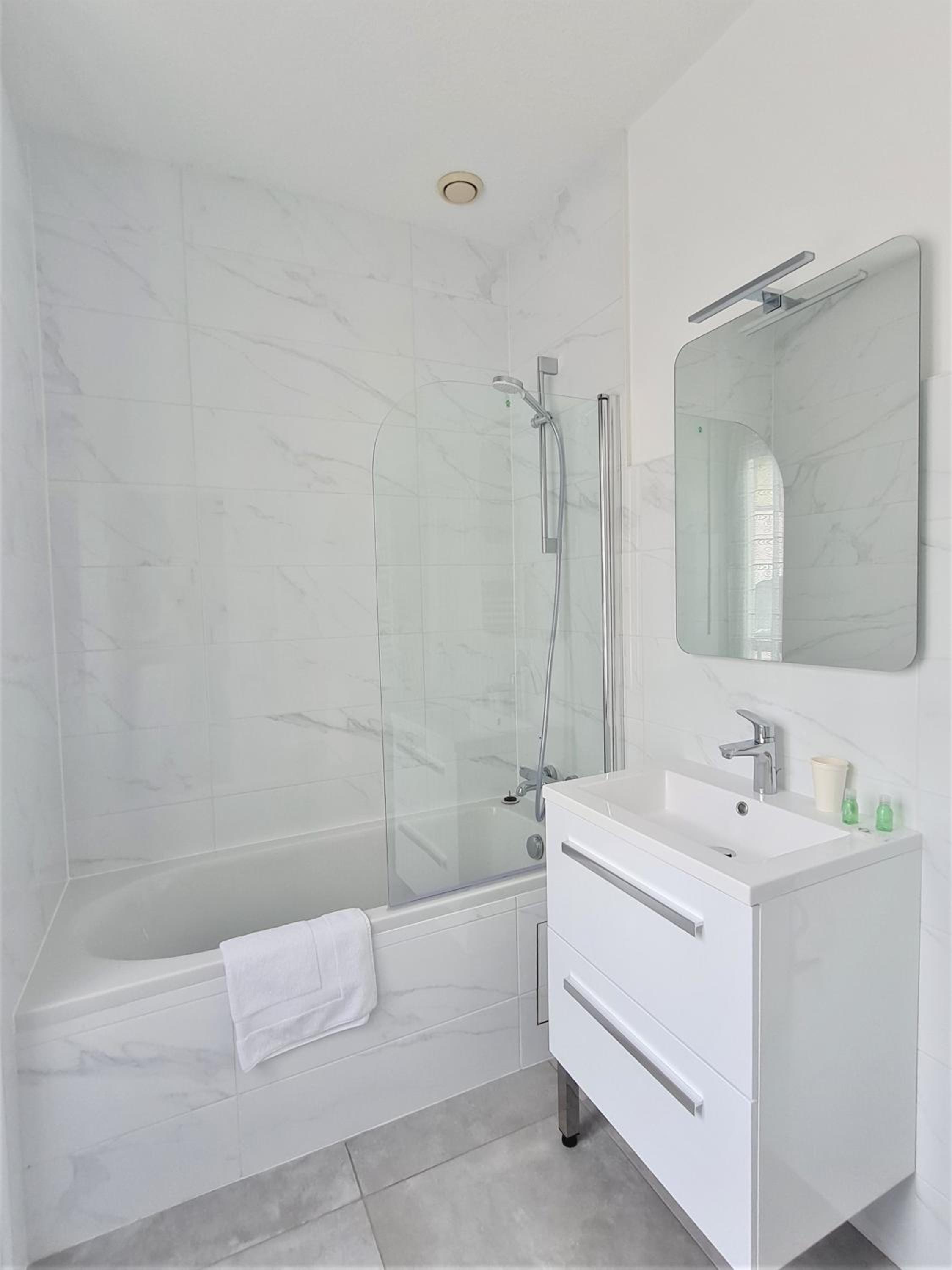 Double Room - Photo 4