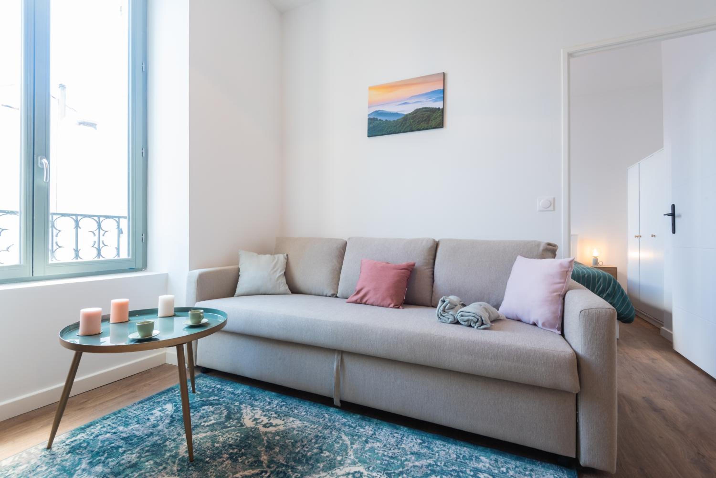 One-Bedroom Apartment photo 2