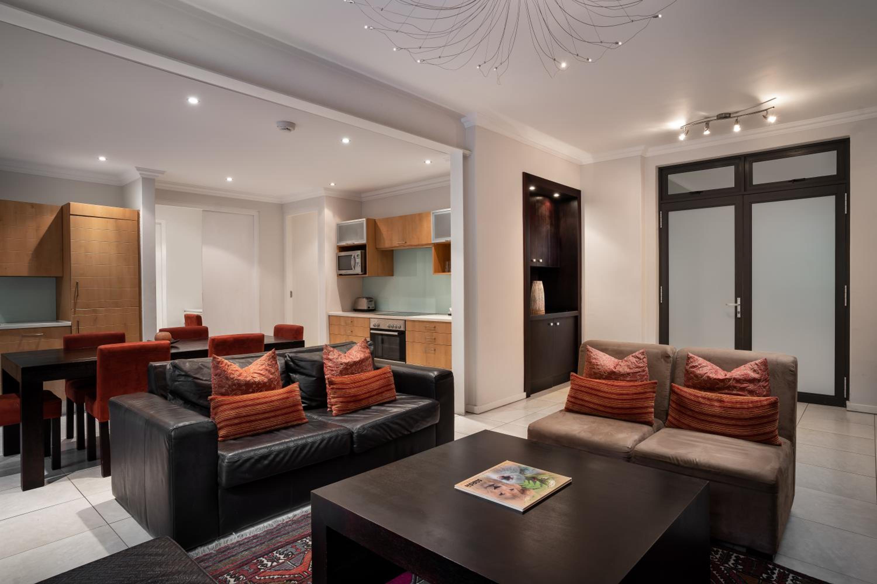 Two-Bedroom Suite with King and Double Bed - Photo 4