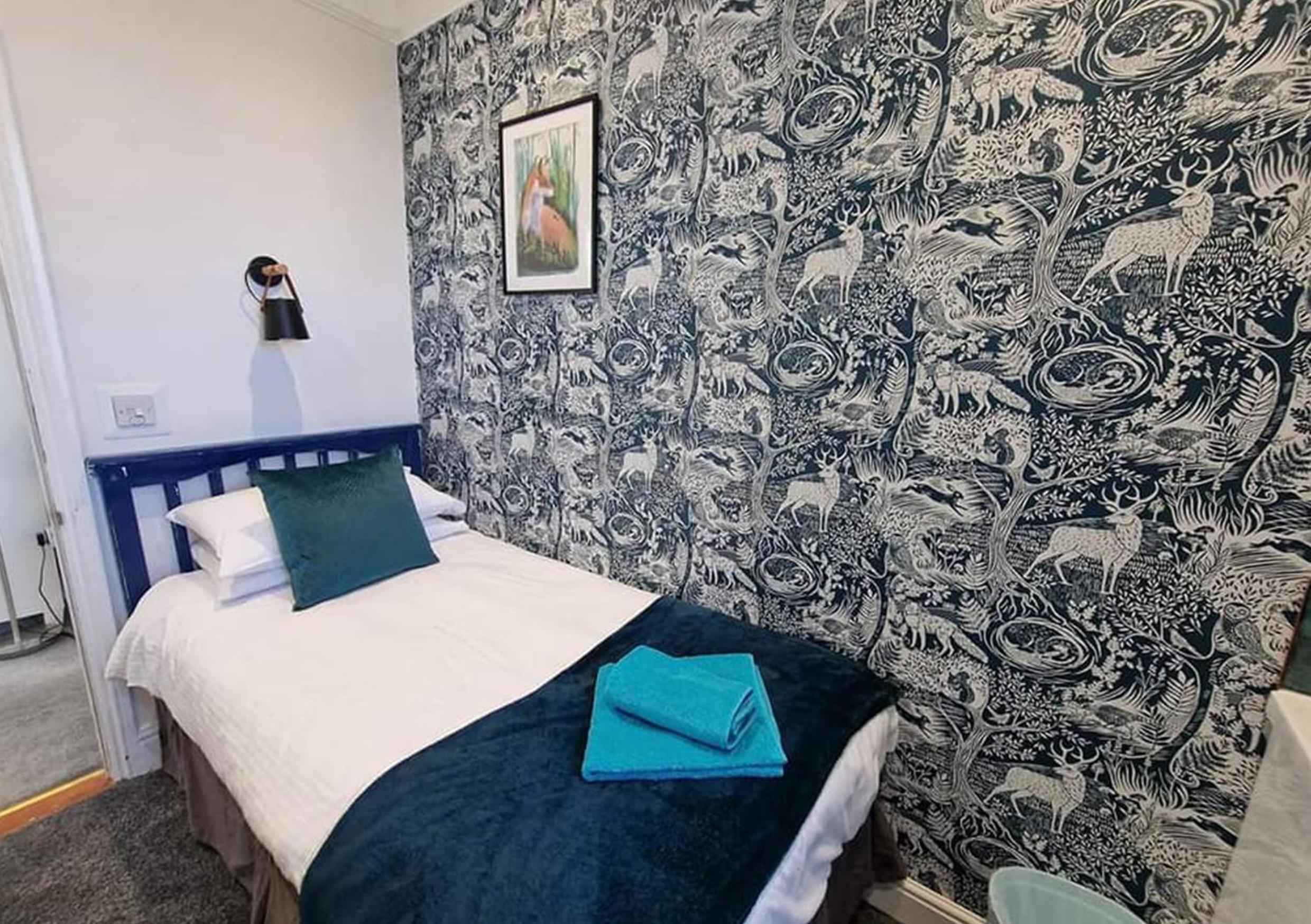 Single Room with Shared Bathroom photo 2