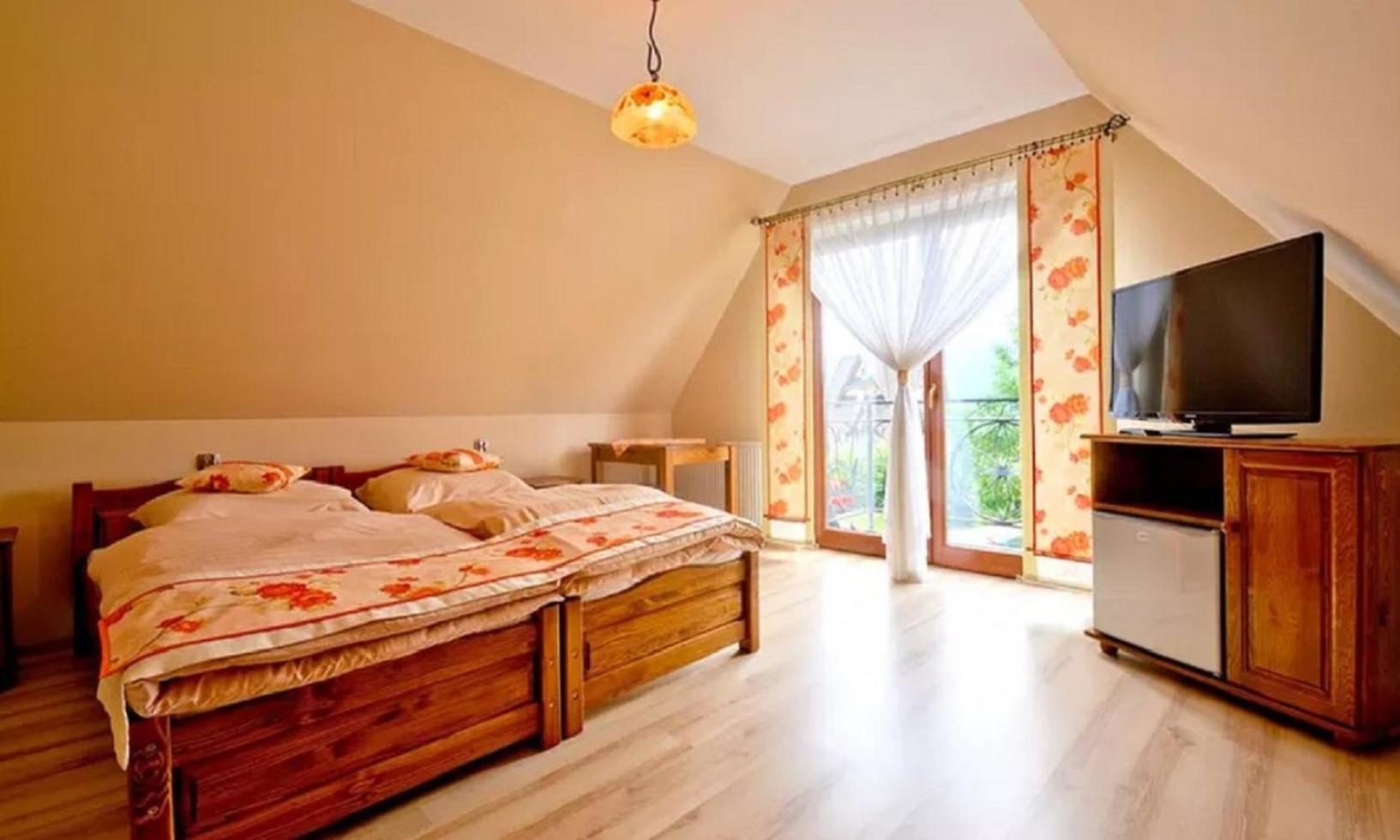 Quadruple Room with Mountain View photo 3