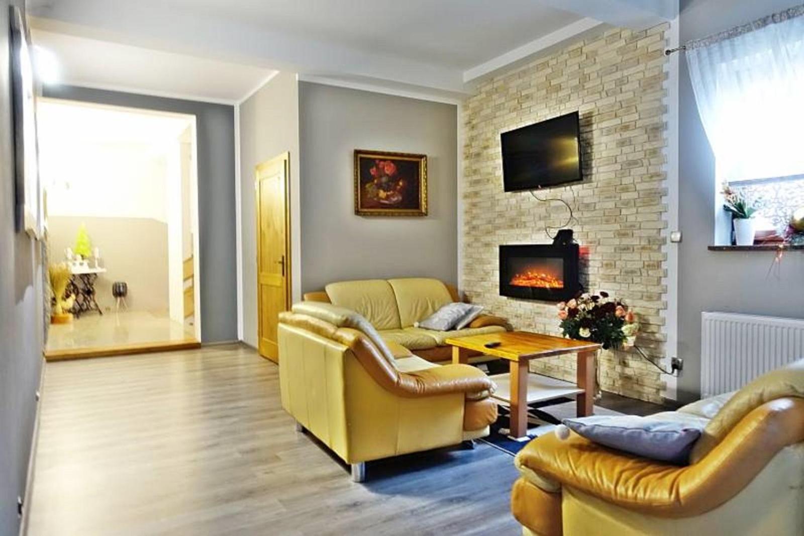 Apartment with Mountain View photo 2