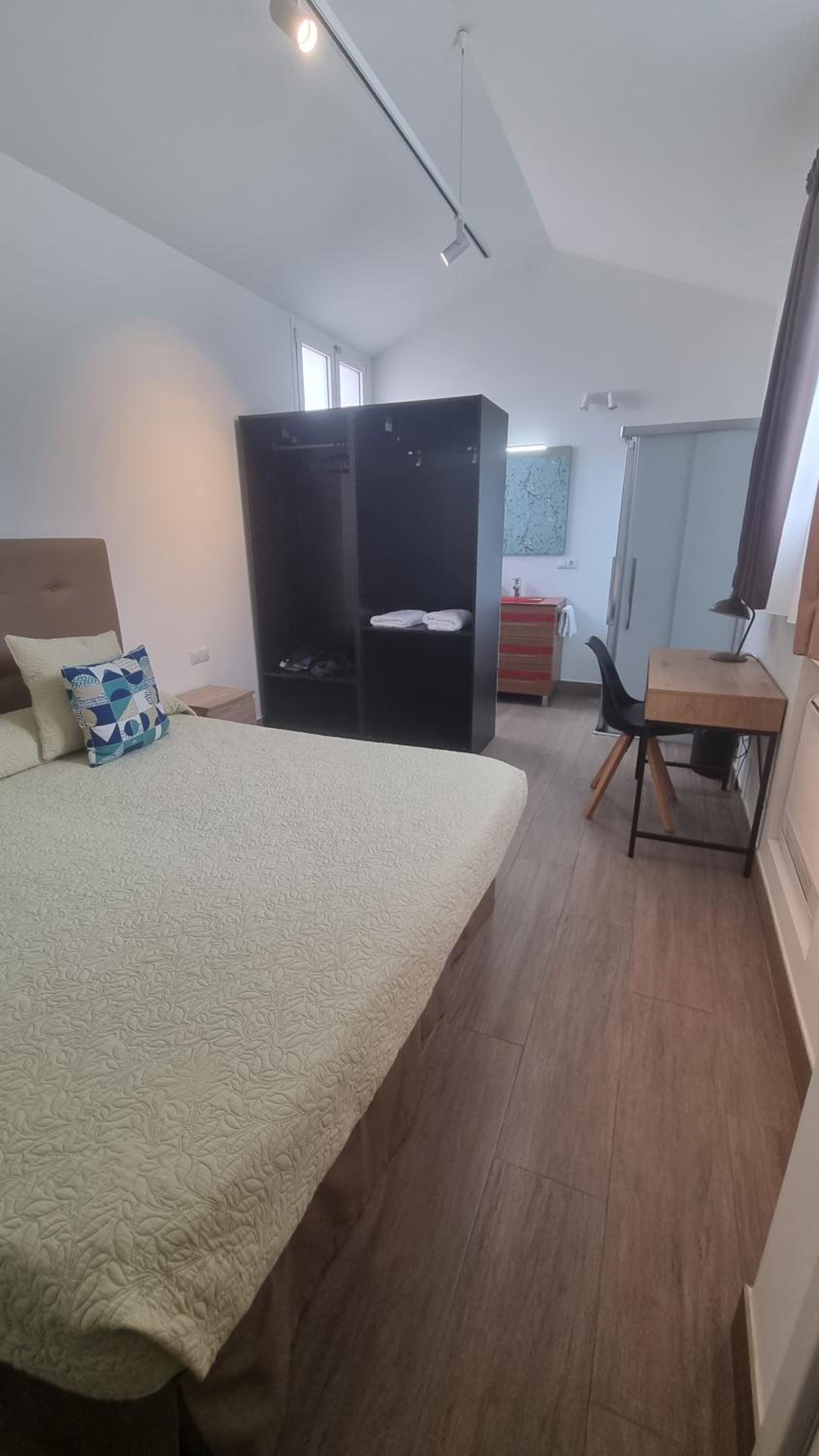 Deluxe Twin Room - Photo 2