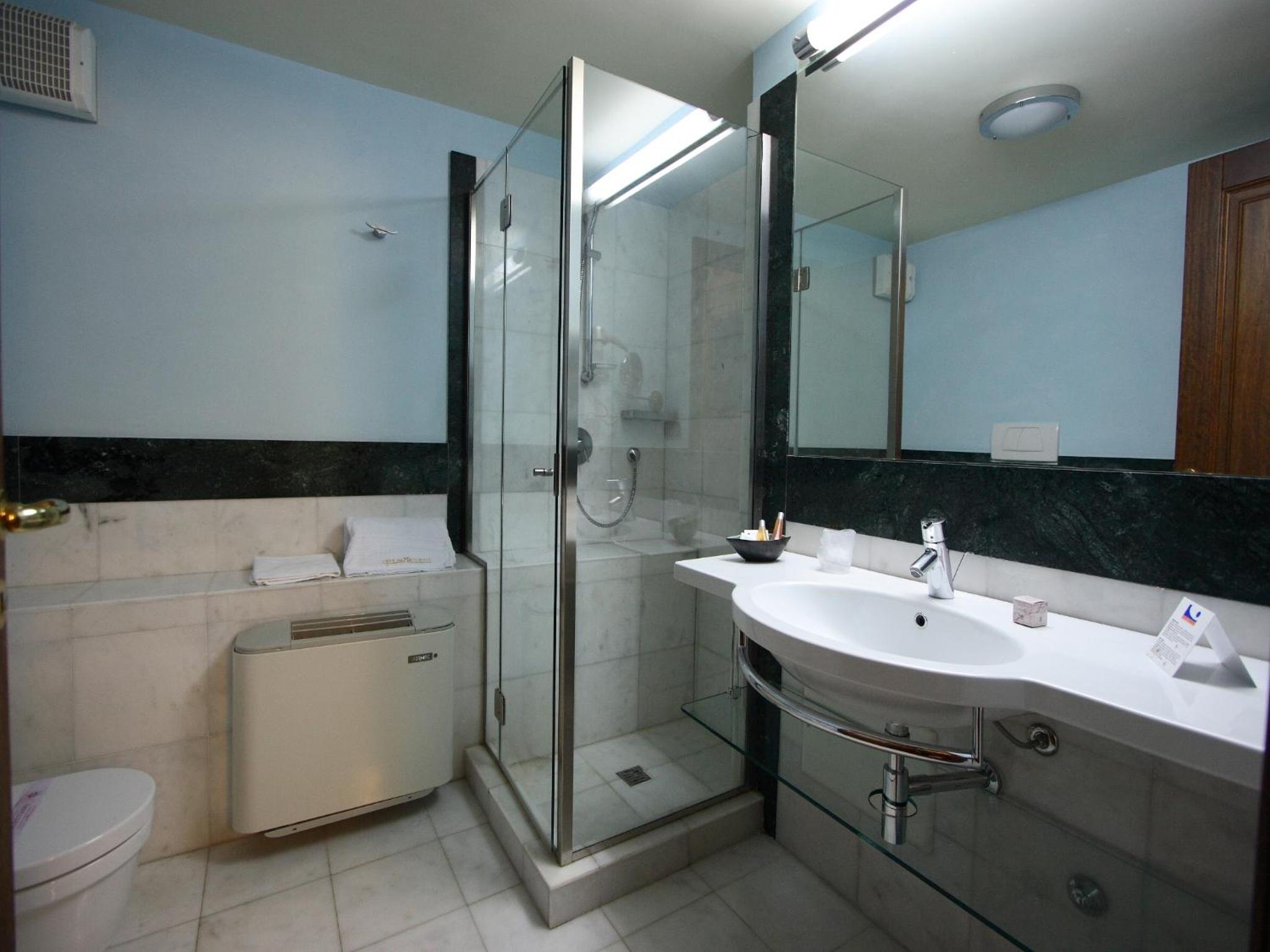 Junior Suite - Photo 12