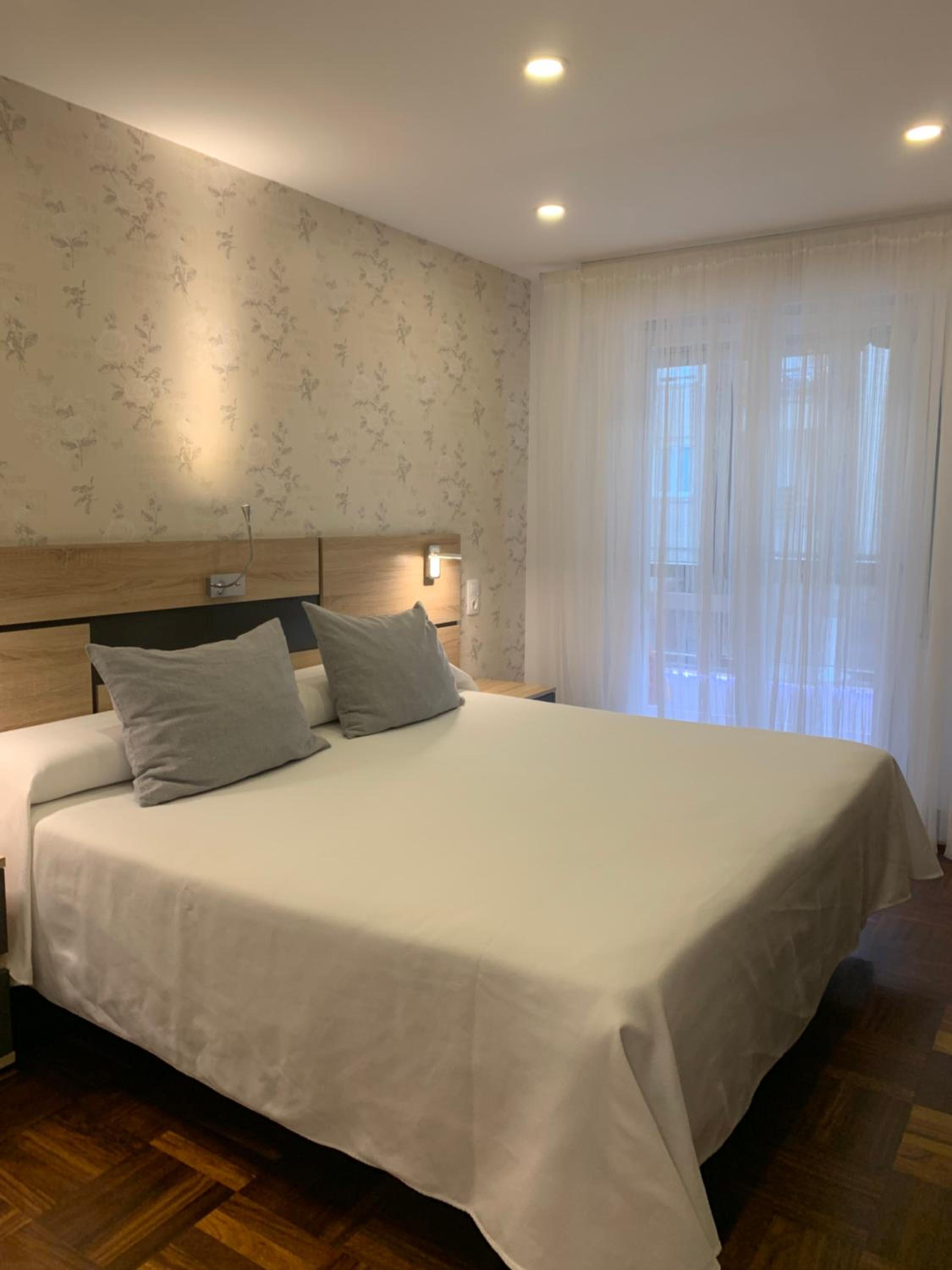 Large Double or Twin Room photo 3