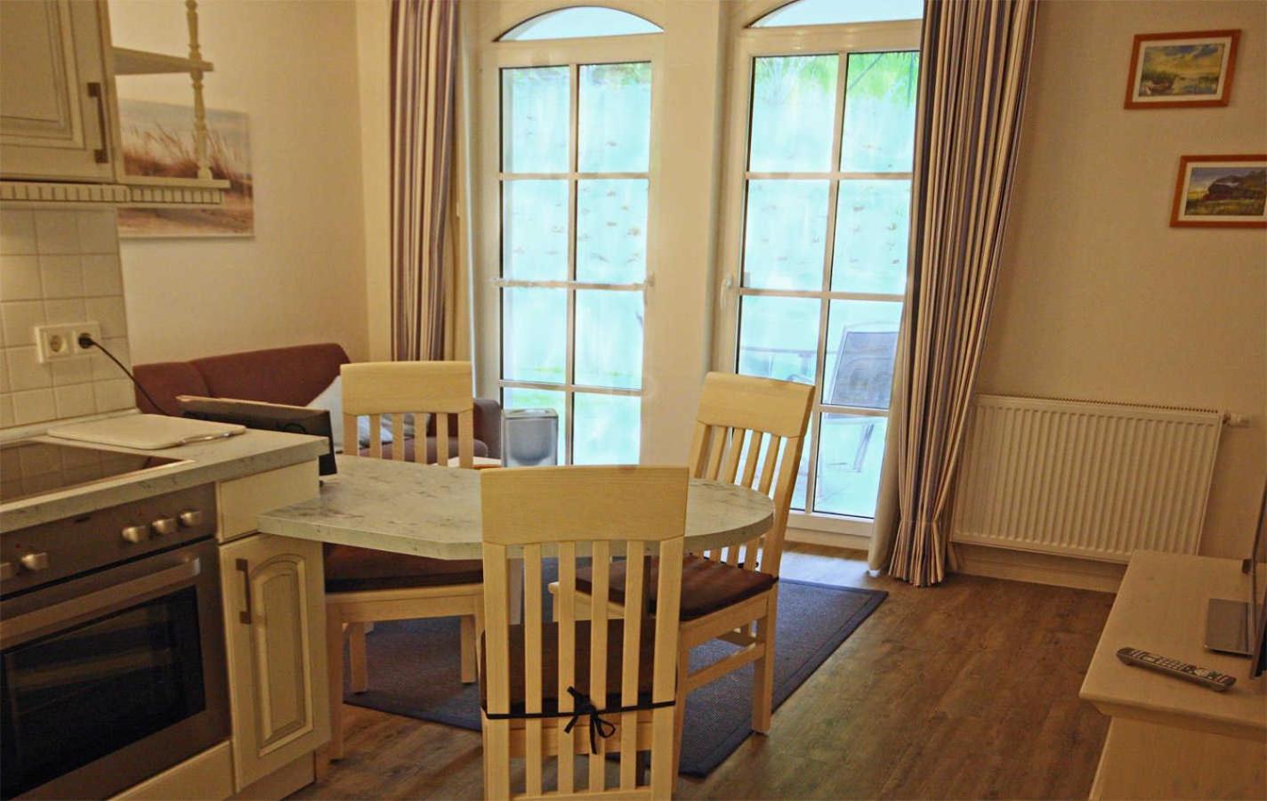 One-Bedroom Apartment with Terrace photo 3