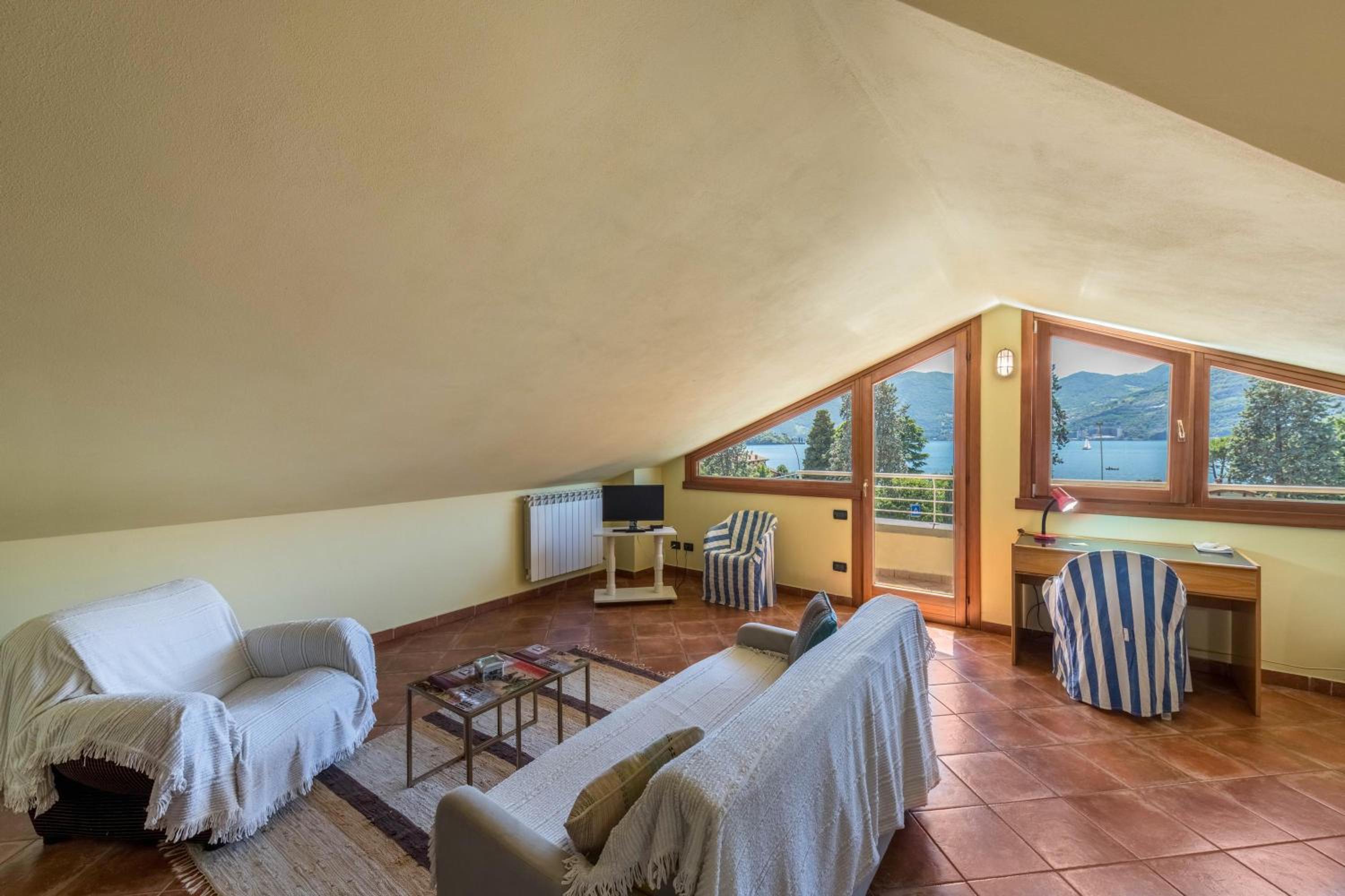 Superior One-Bedroom Apartment with Balcony photo 2