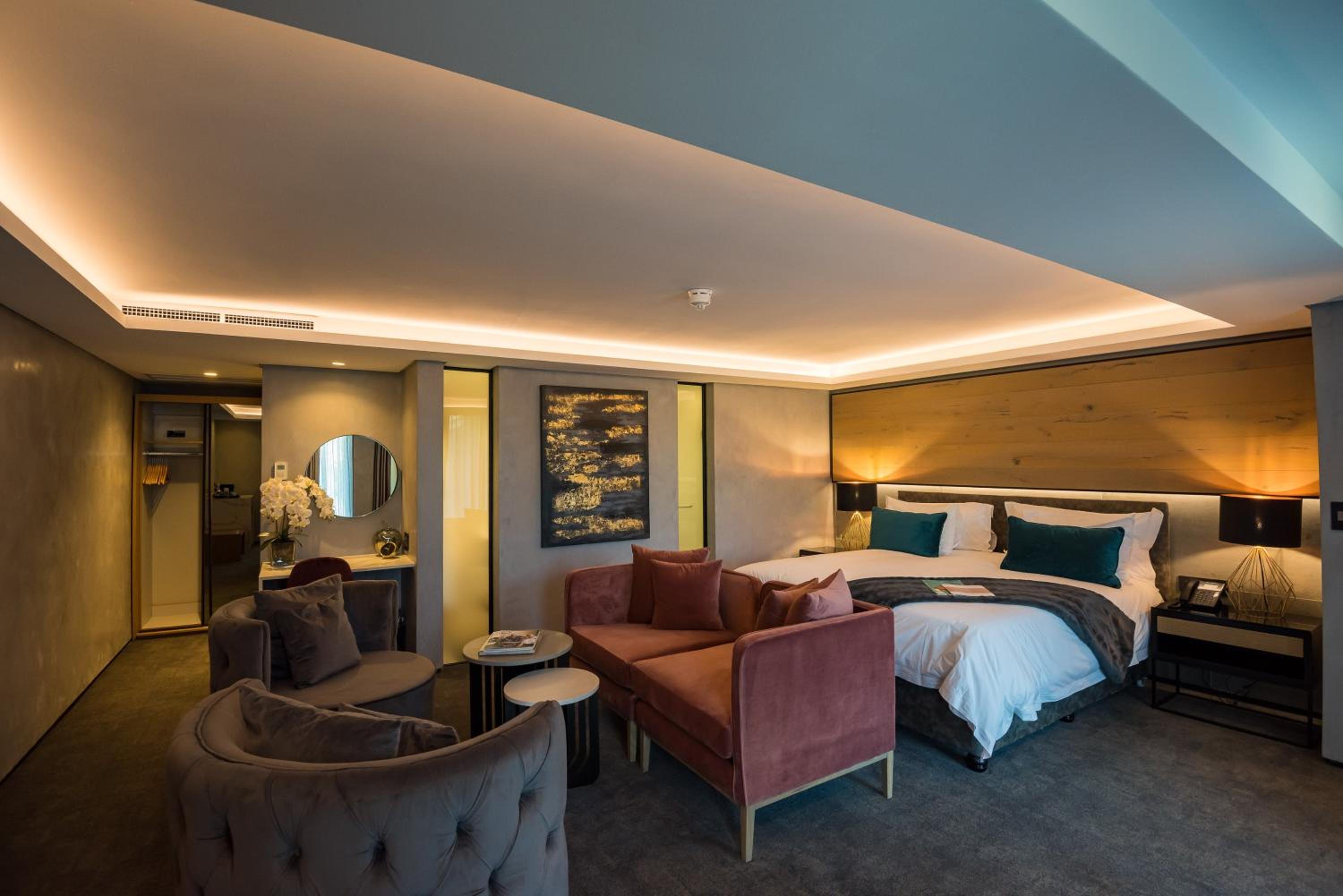 Superior King Room