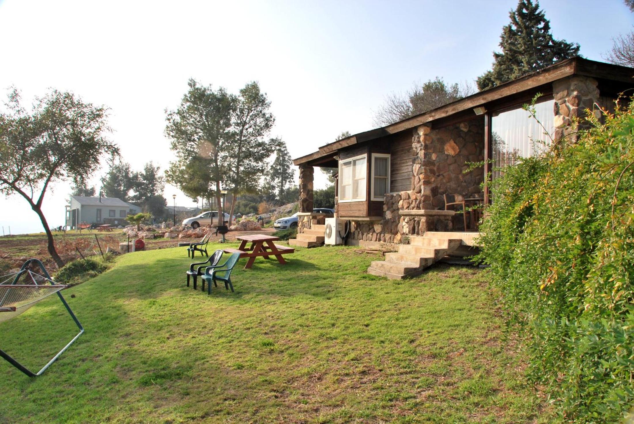 Cabin with Jacuzzi - Photo 2