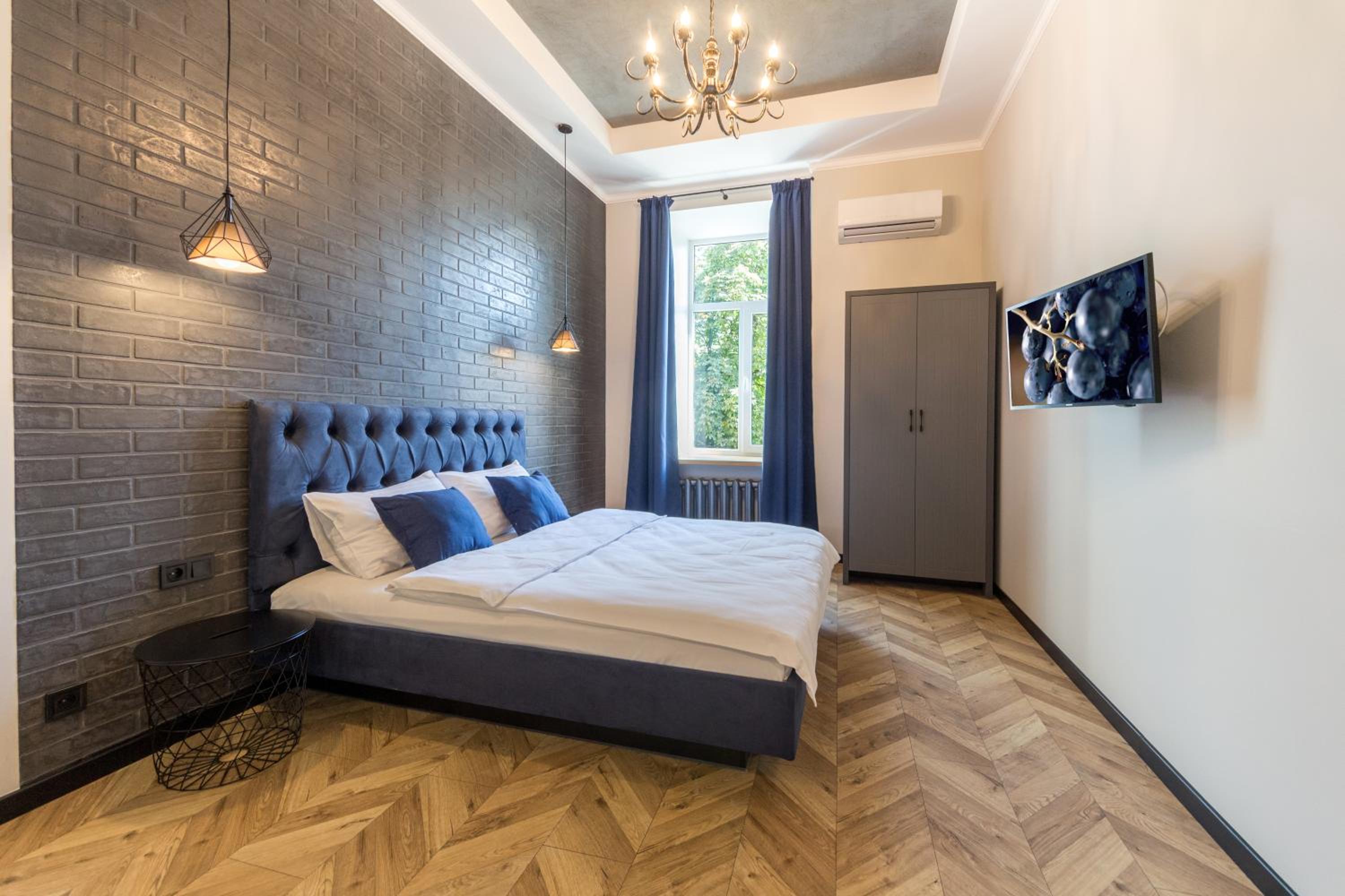 Design Studio Apartment - Mykhailivska str. 24V