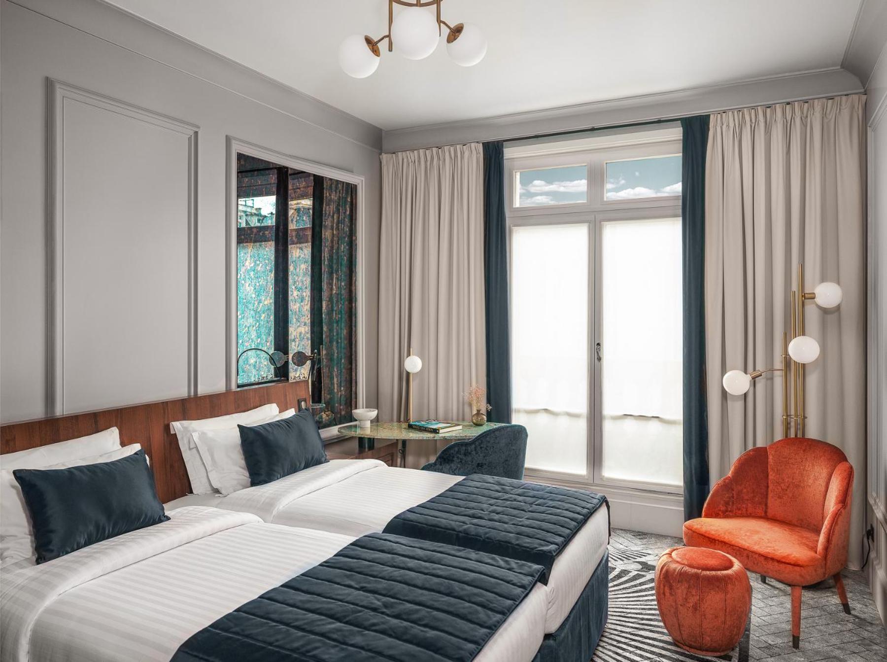 Signature Room with Two Single Beds