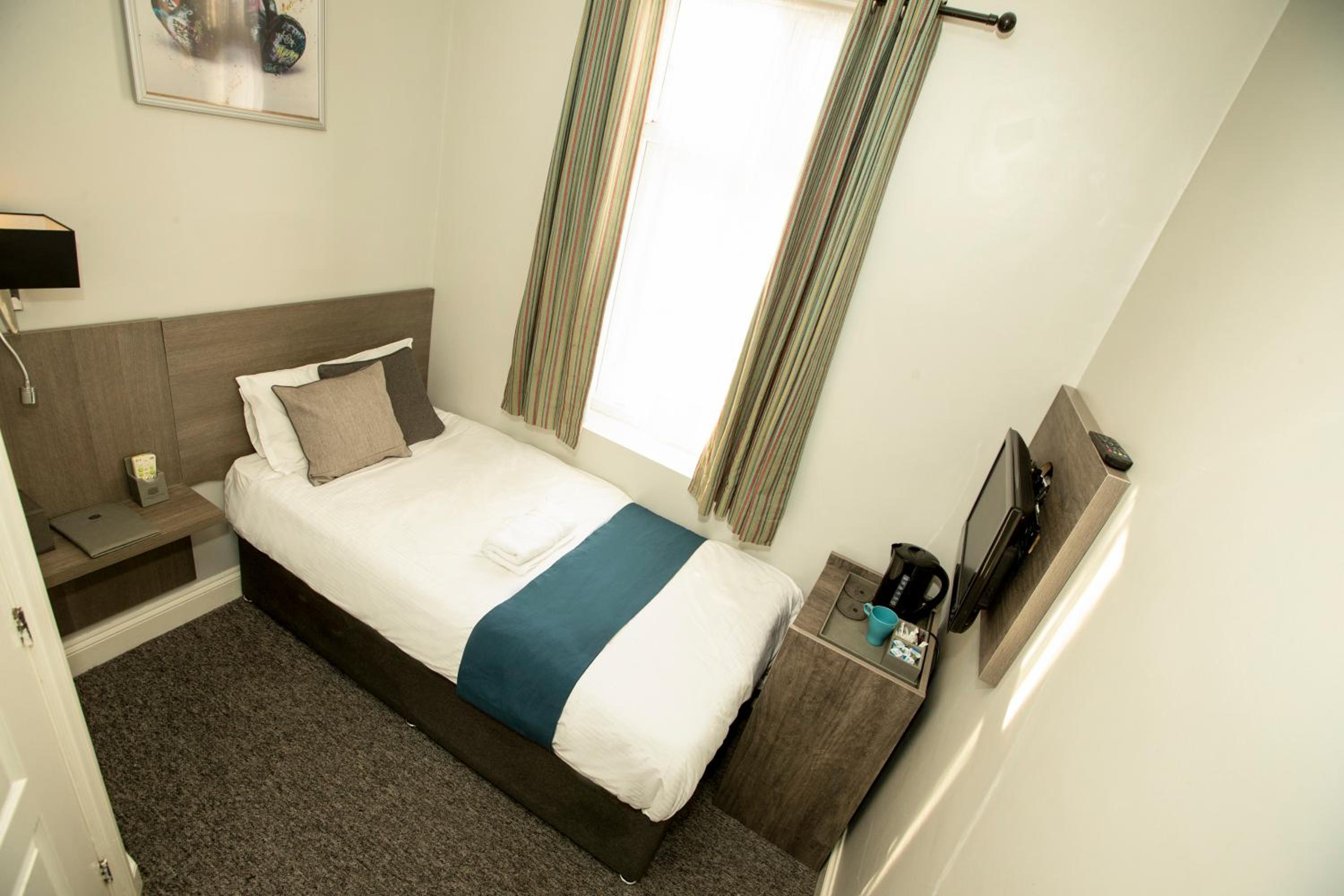 Single Room photo 3