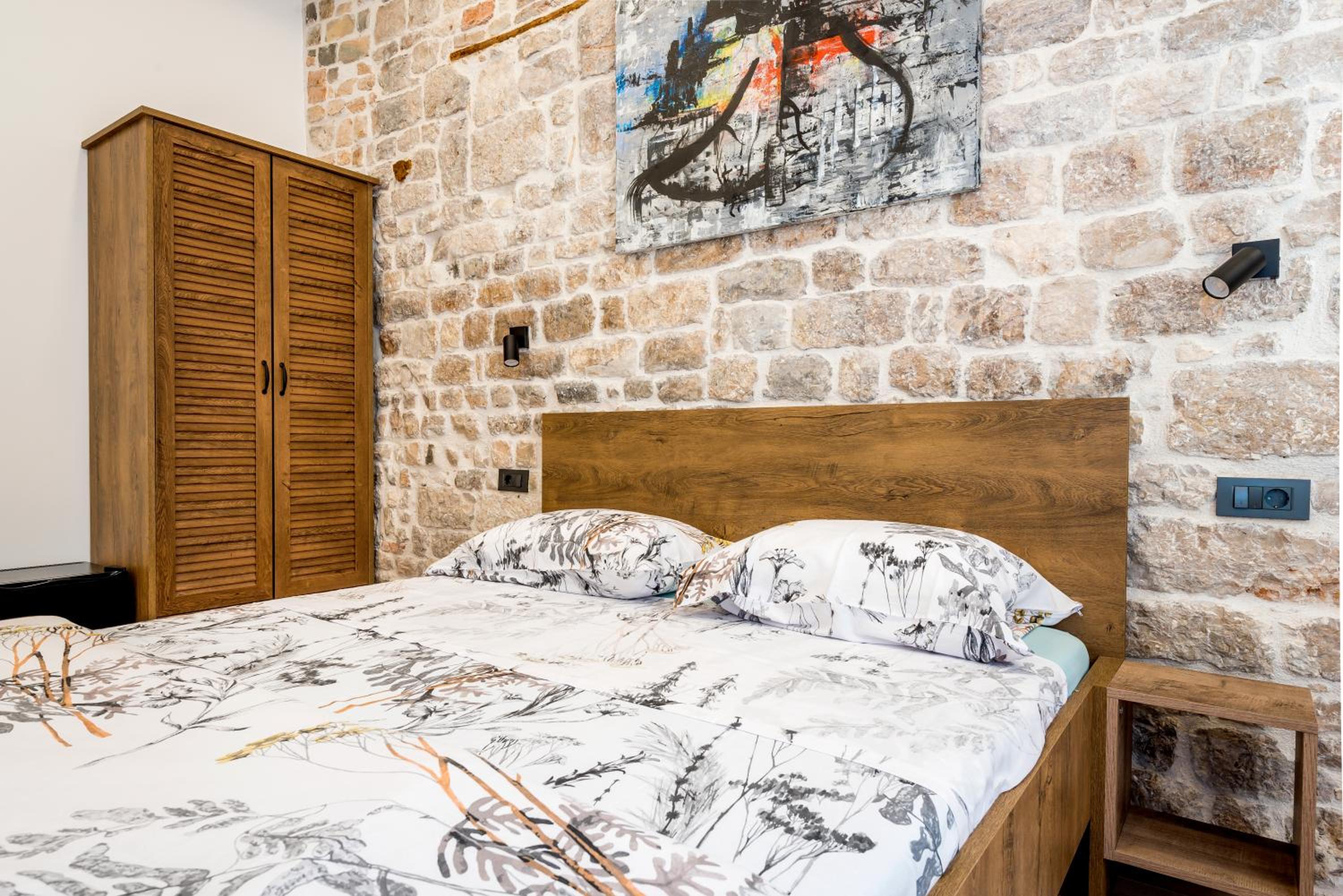 Double Room - Photo 2