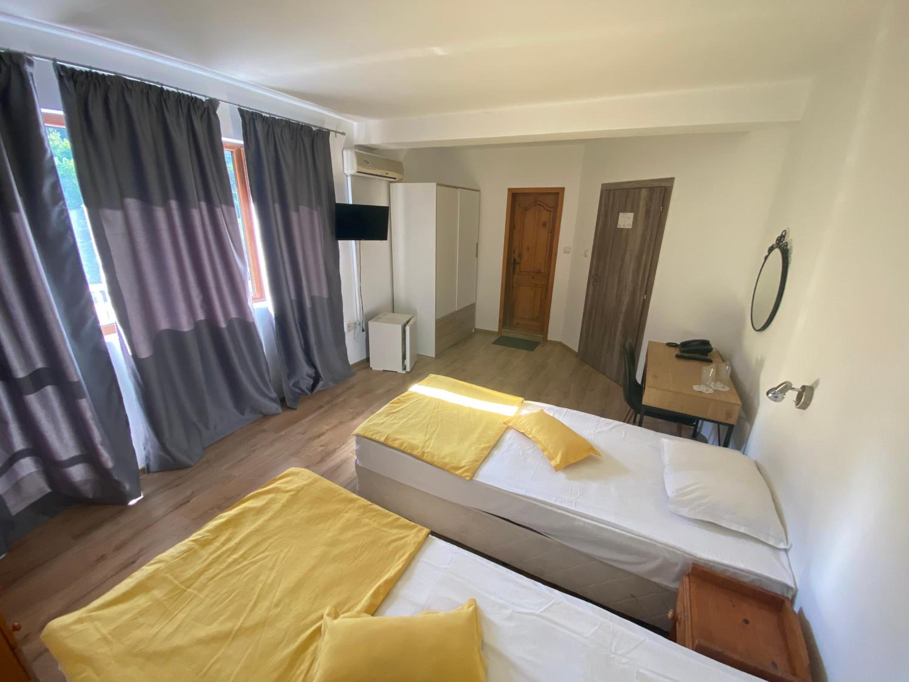 Double or Twin Room with Garden View photo 1