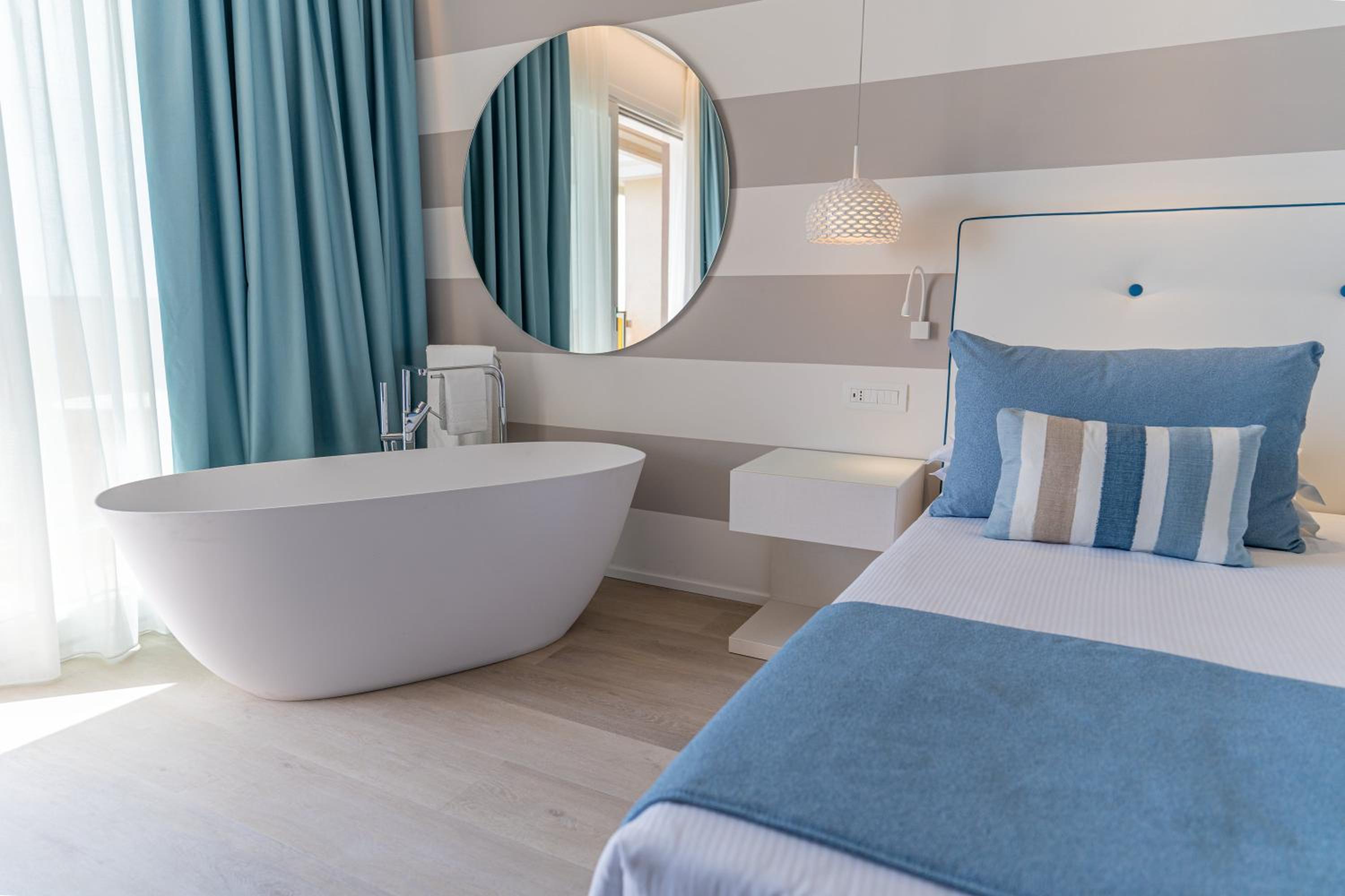 Deluxe Double Room with Sea View and Spa photo 2