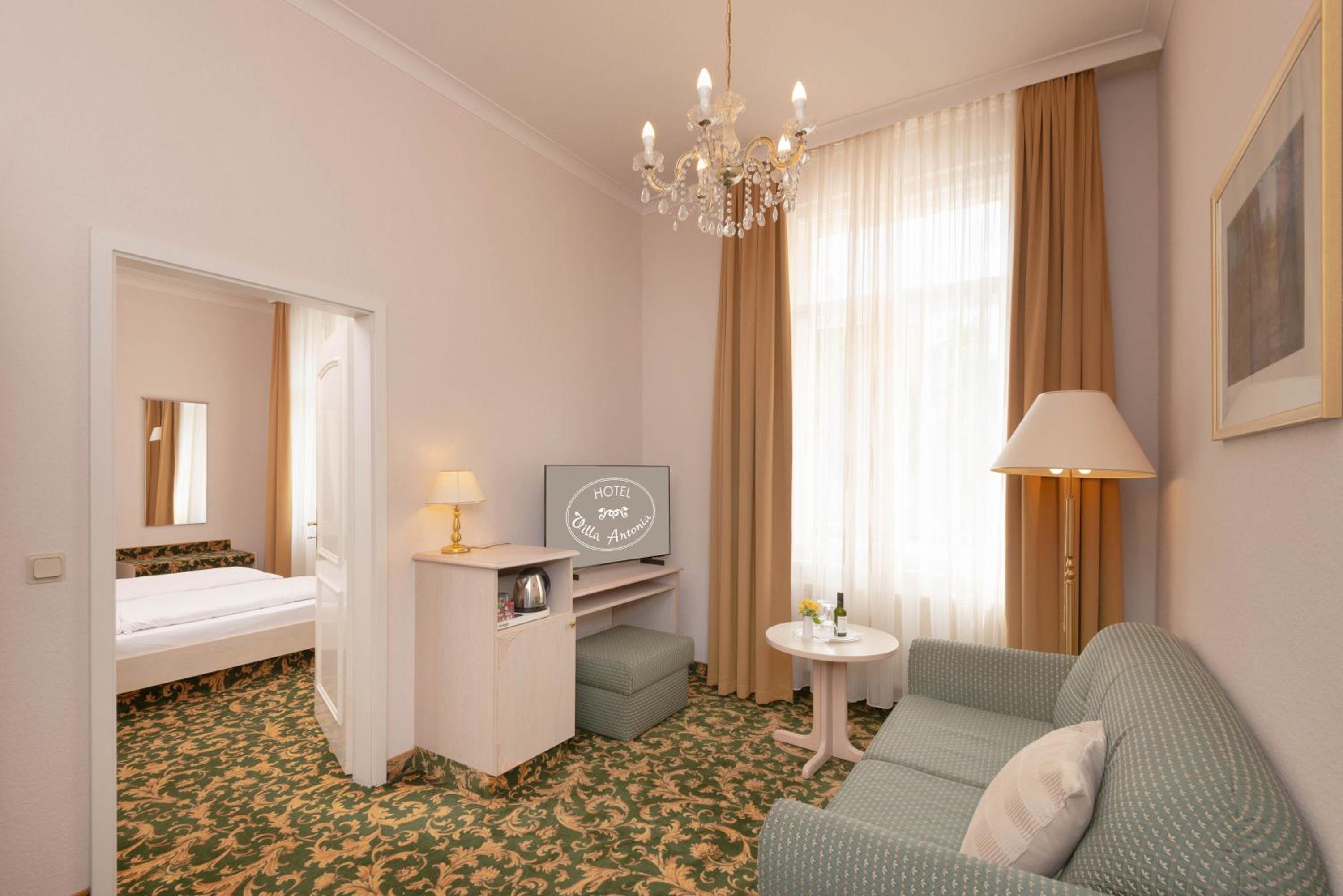 Comfort Room - Photo 1