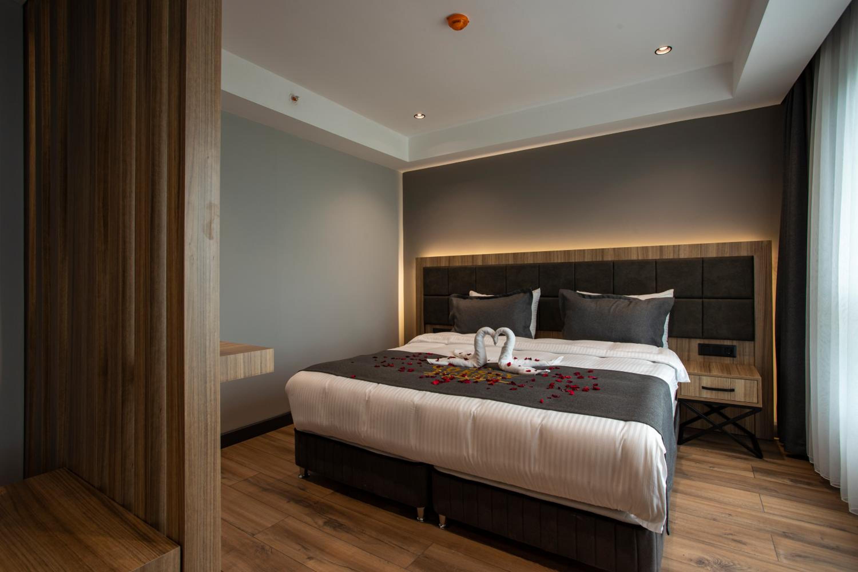 Deluxe Room - Photo 2