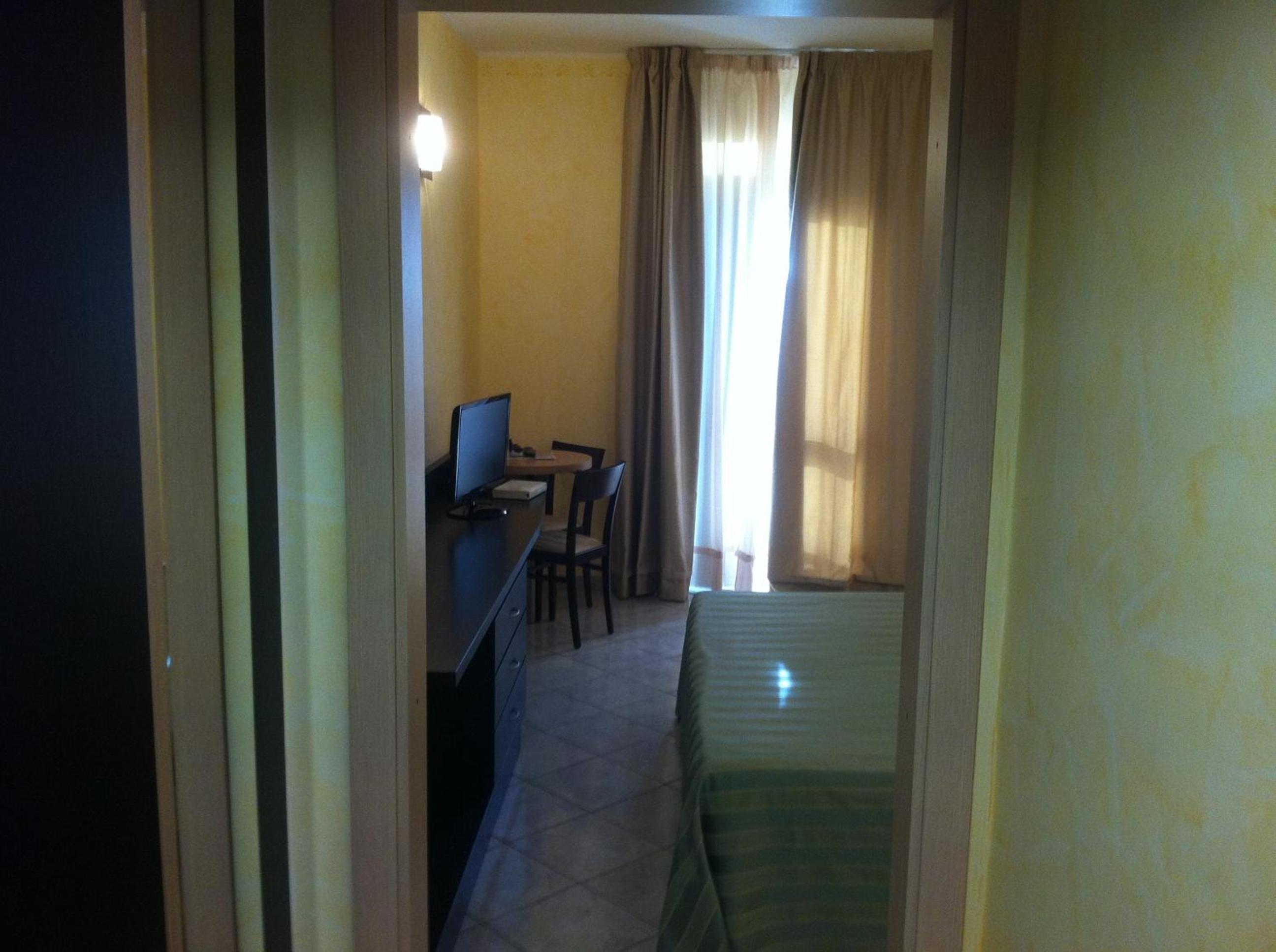 Double or Twin Room - Photo 1