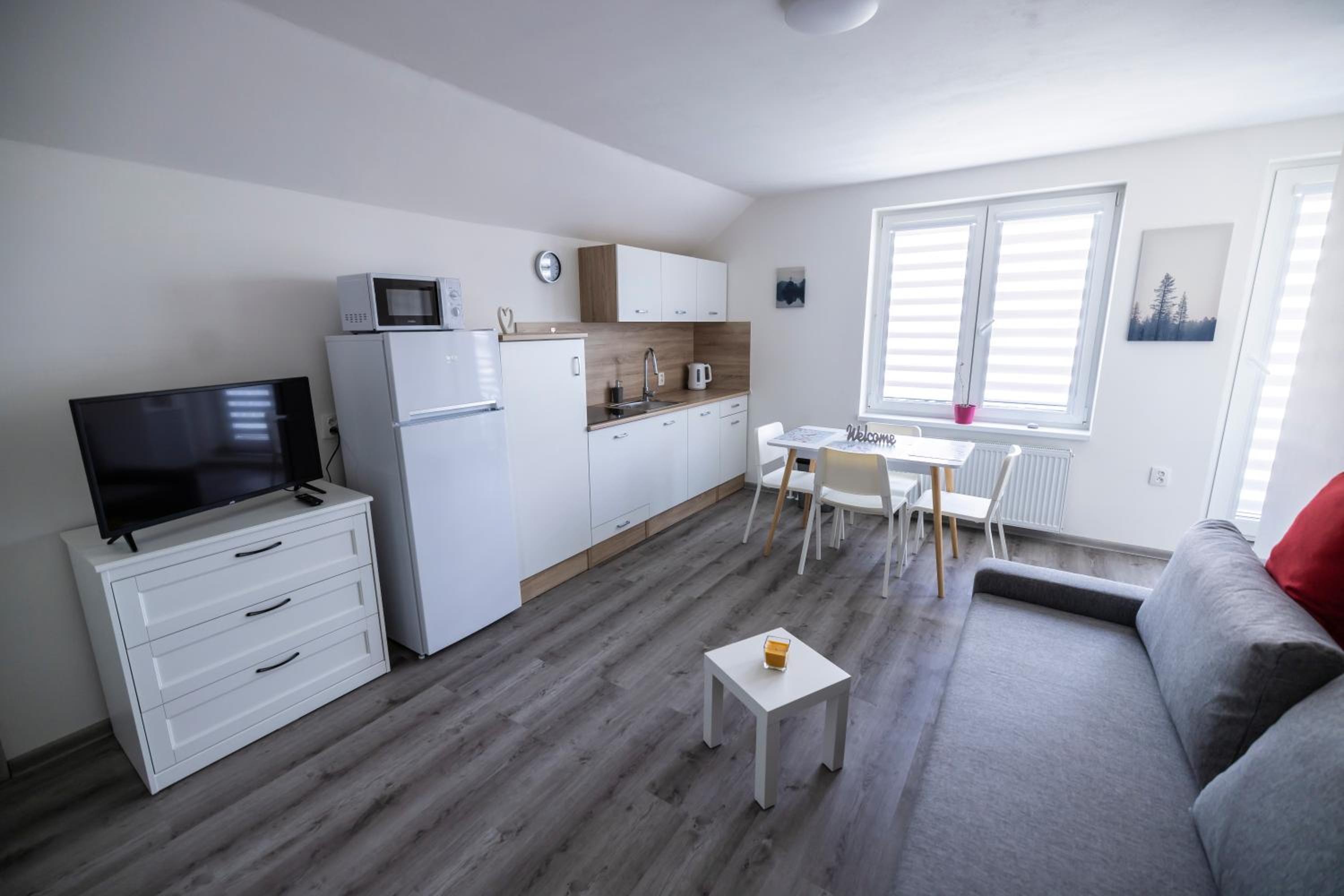 Apartment with Balcony photo 1