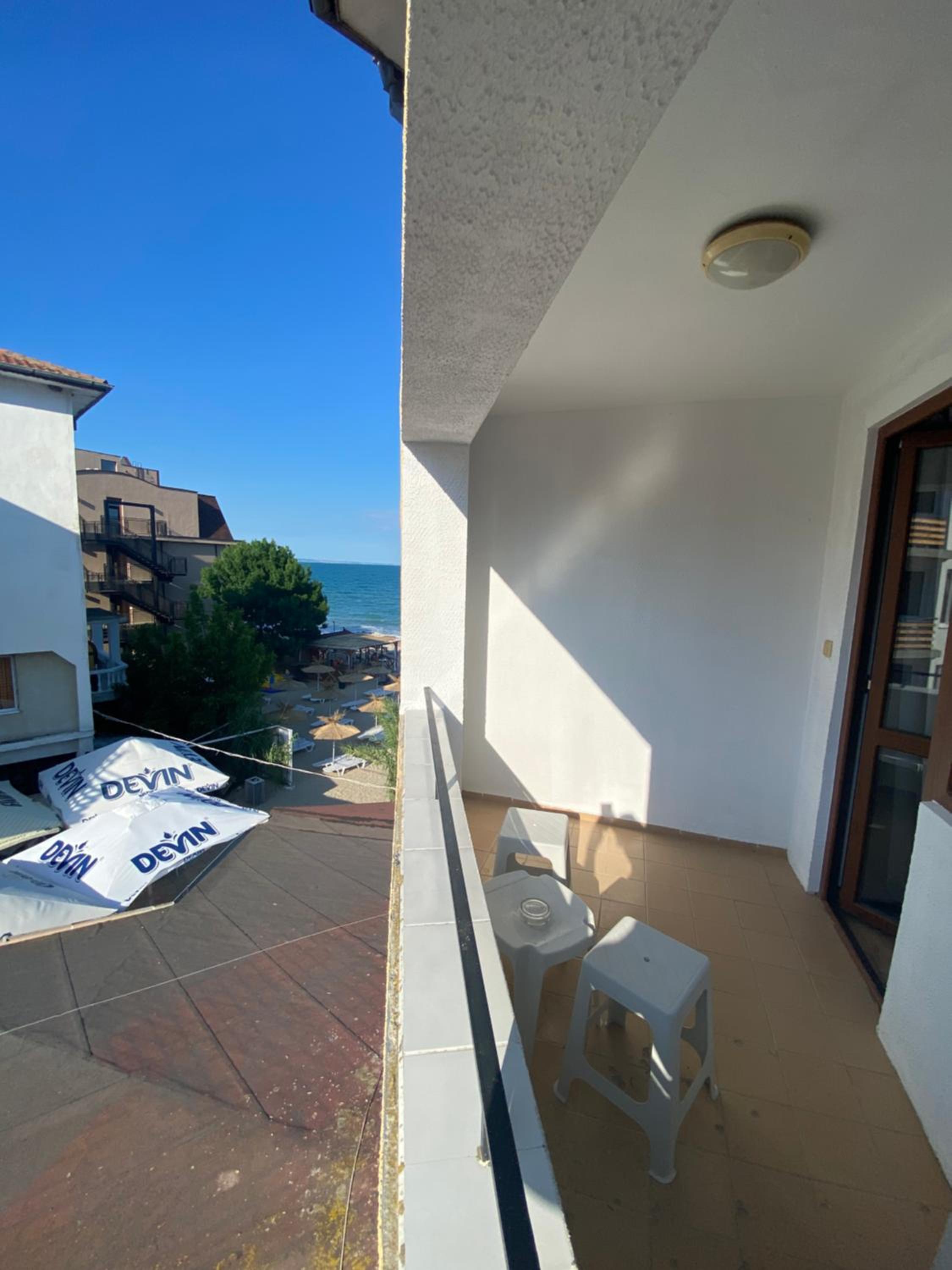 Apartment with Mountain View photo 3