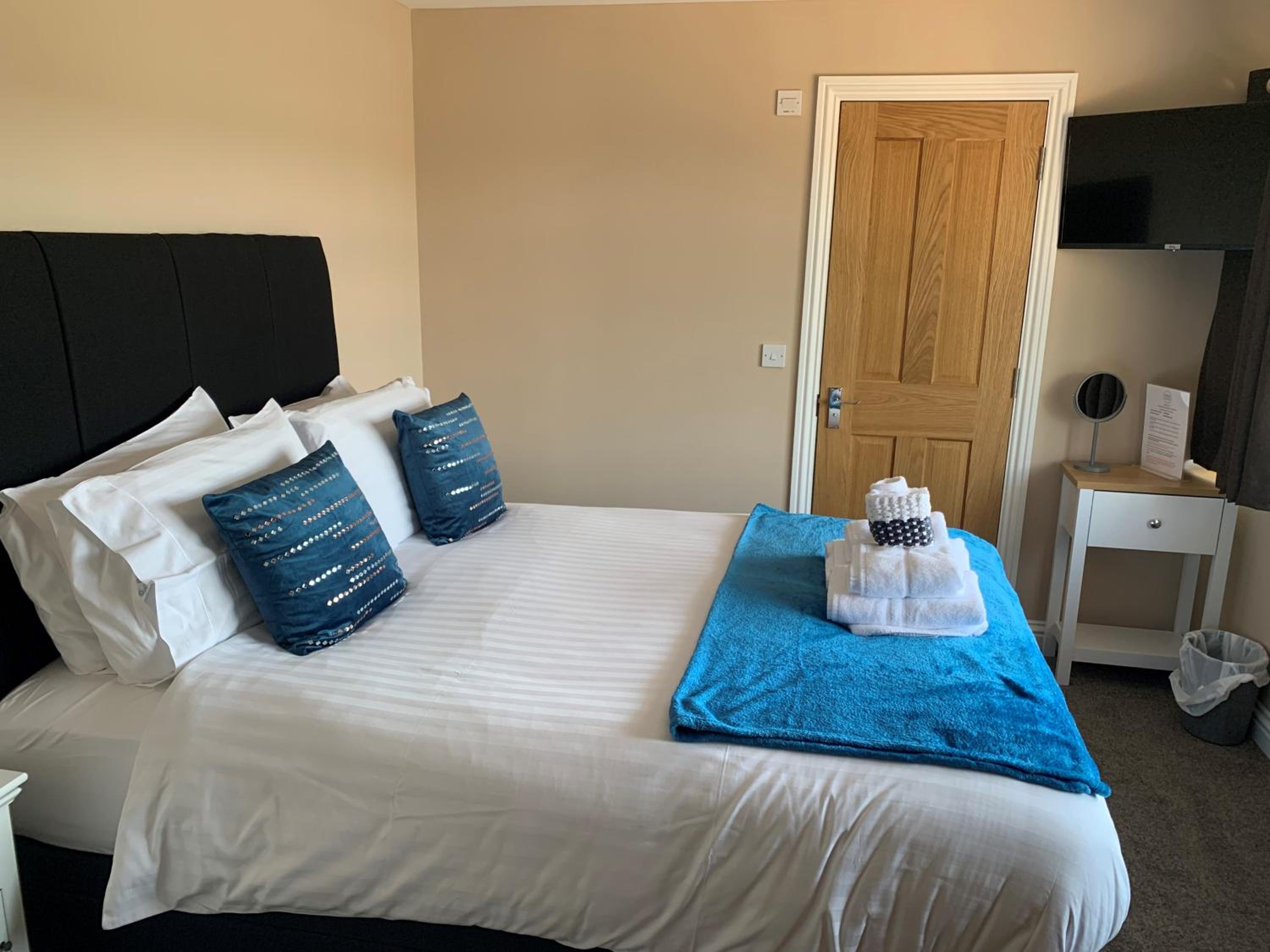Deluxe Double Room with Shower - Photo 1