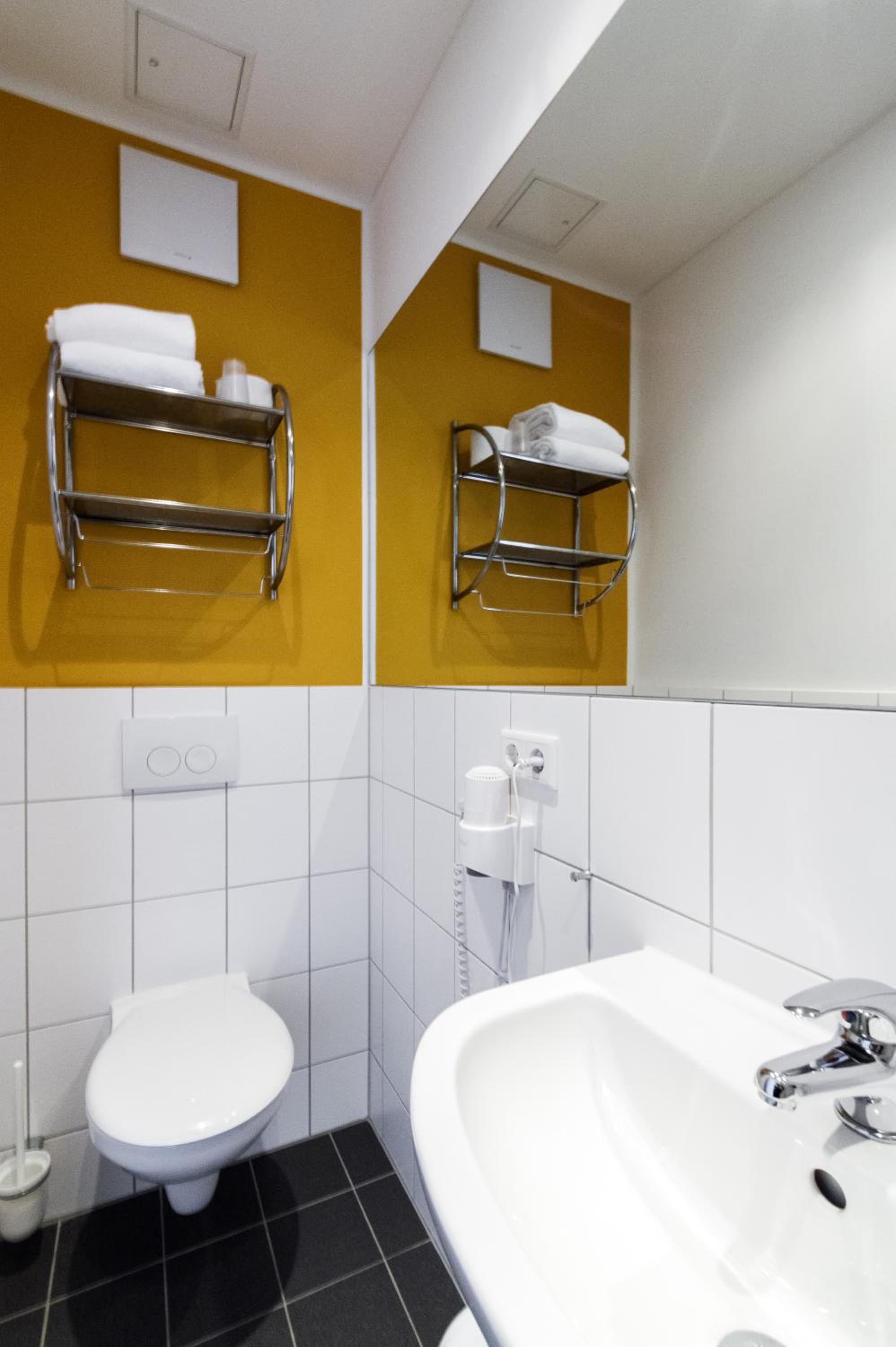 Premium Double or Twin Room - Photo 2
