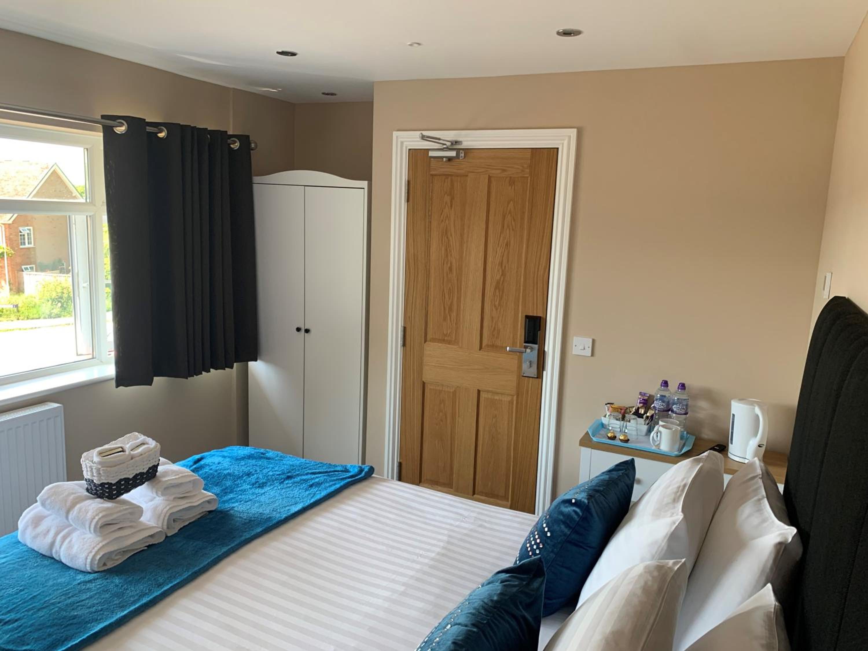 Deluxe Double Room with Shower - Photo 2