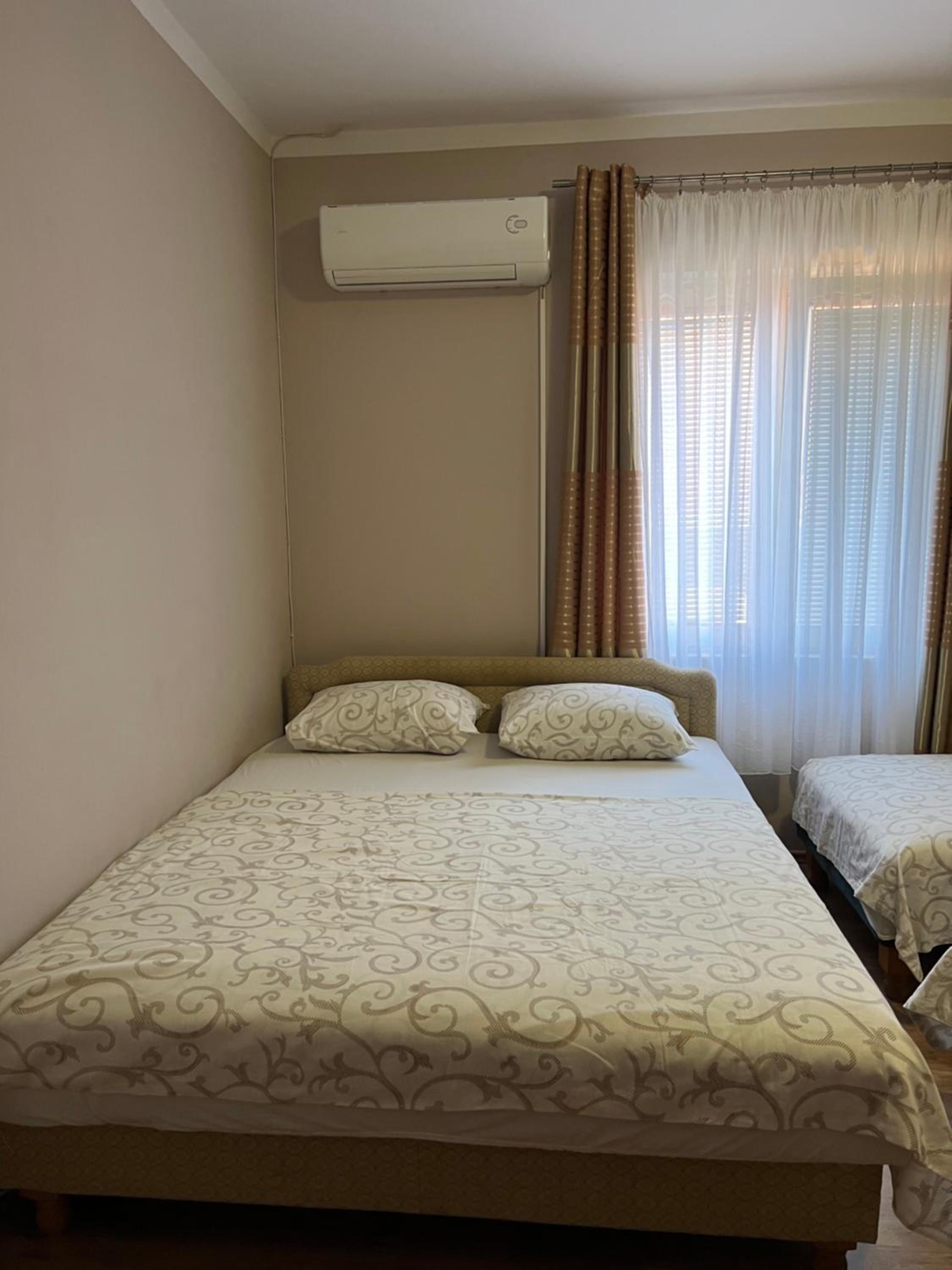 Triple Room with Shared Bathroom photo 2