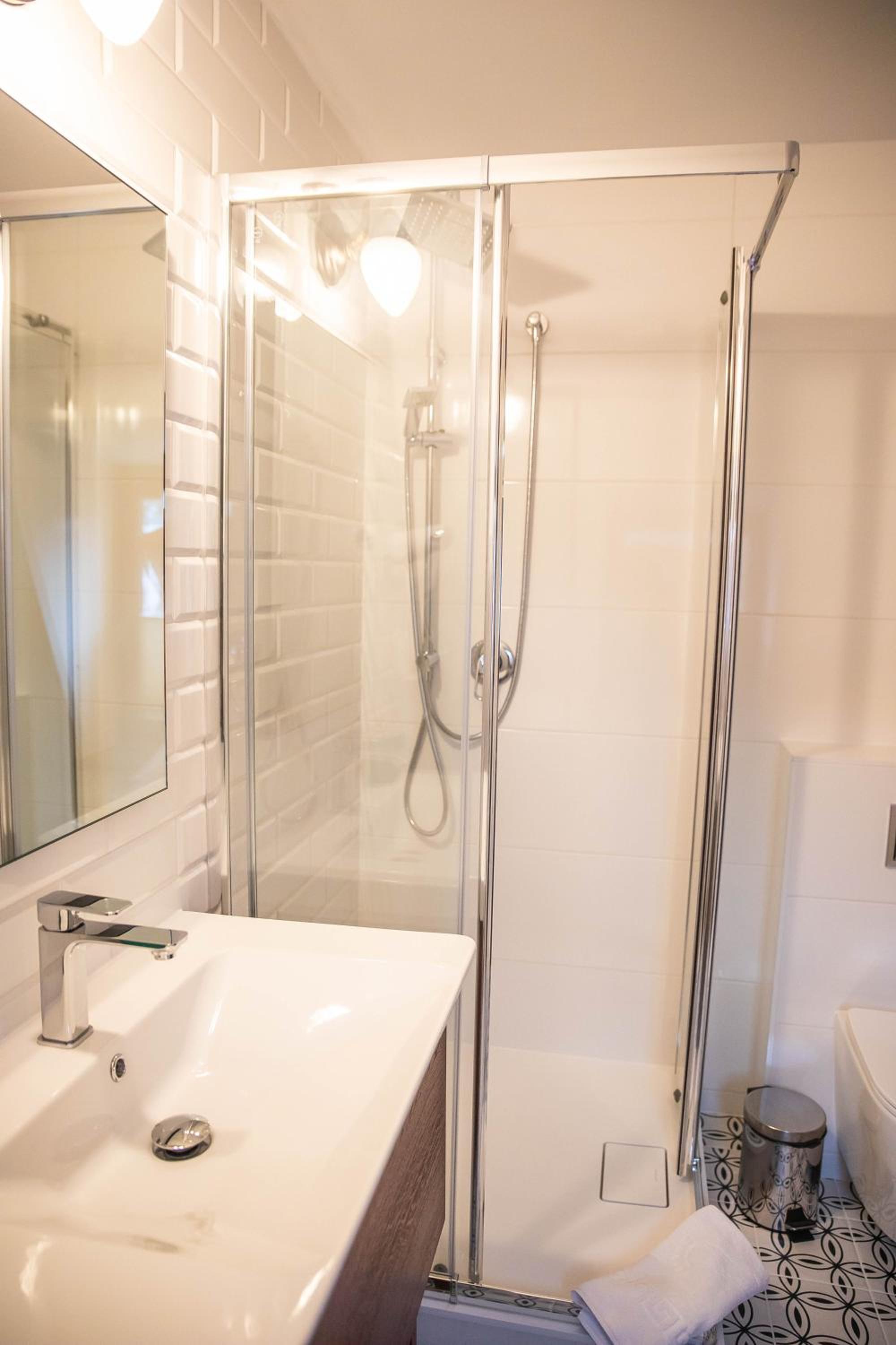 Double Room - Photo 14