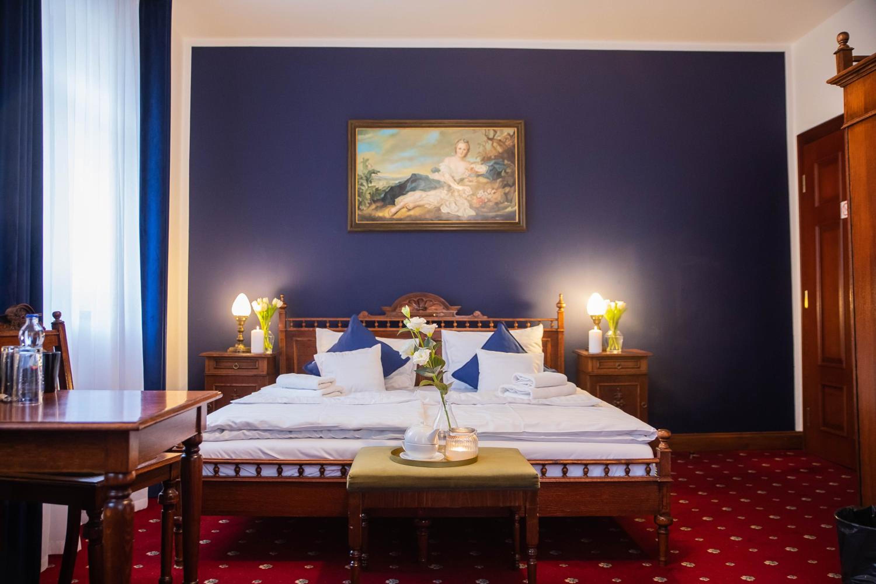 Double Room - Photo 7