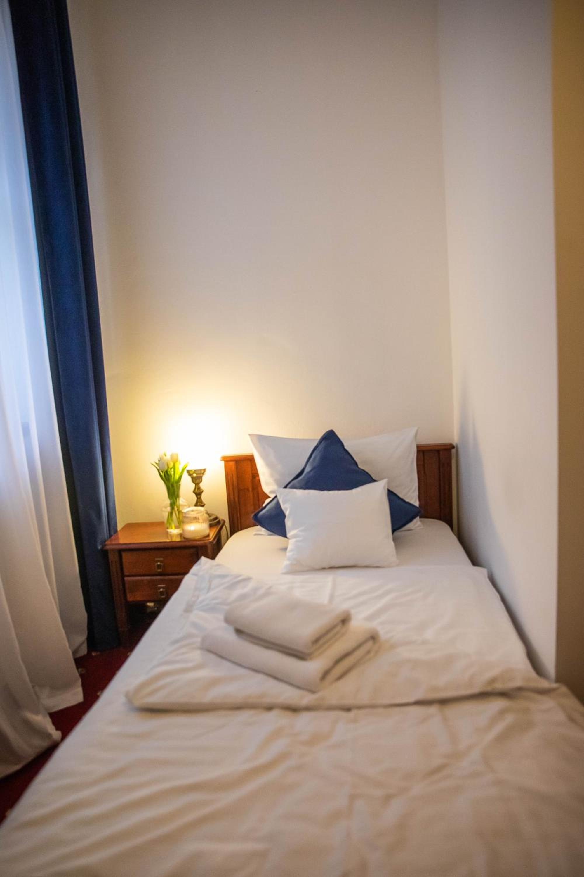 Single Room photo 3