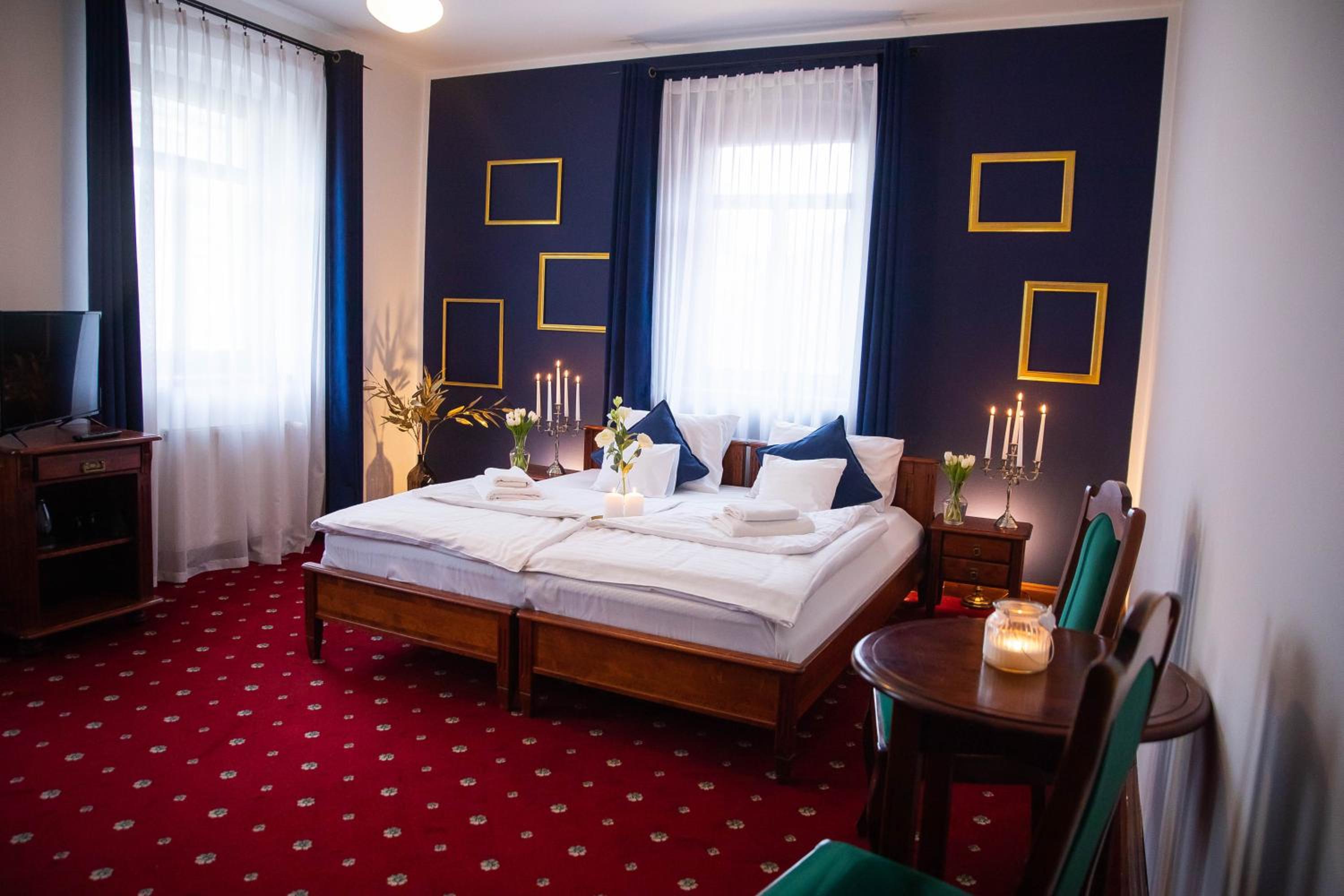 Twin Room - Photo 3
