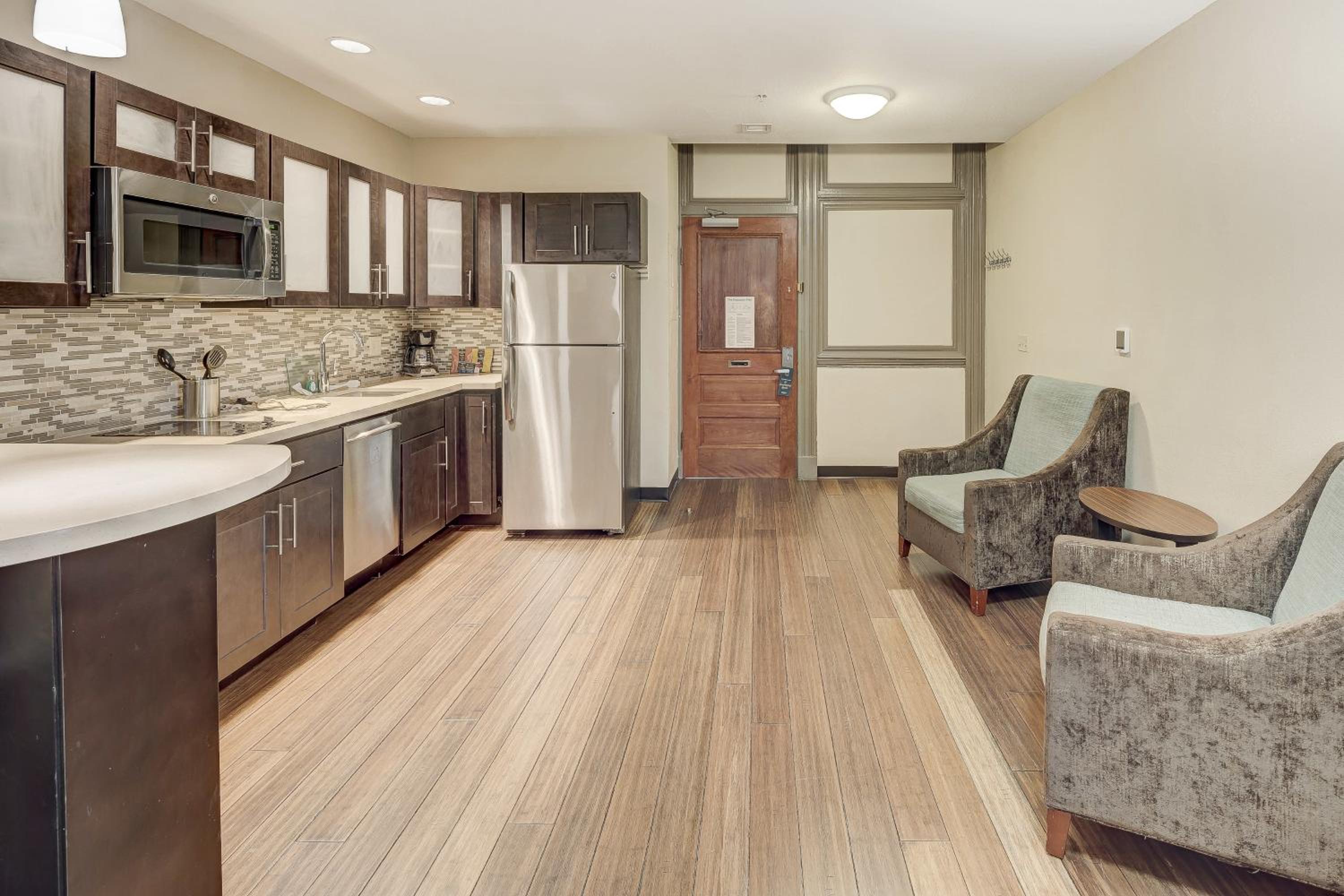 Two-Bedroom King Suite with Two King Beds - Ground Floor, photo 6