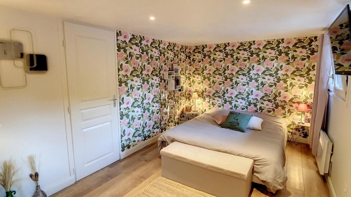 Double Room with Private Bathroom - Photo 19