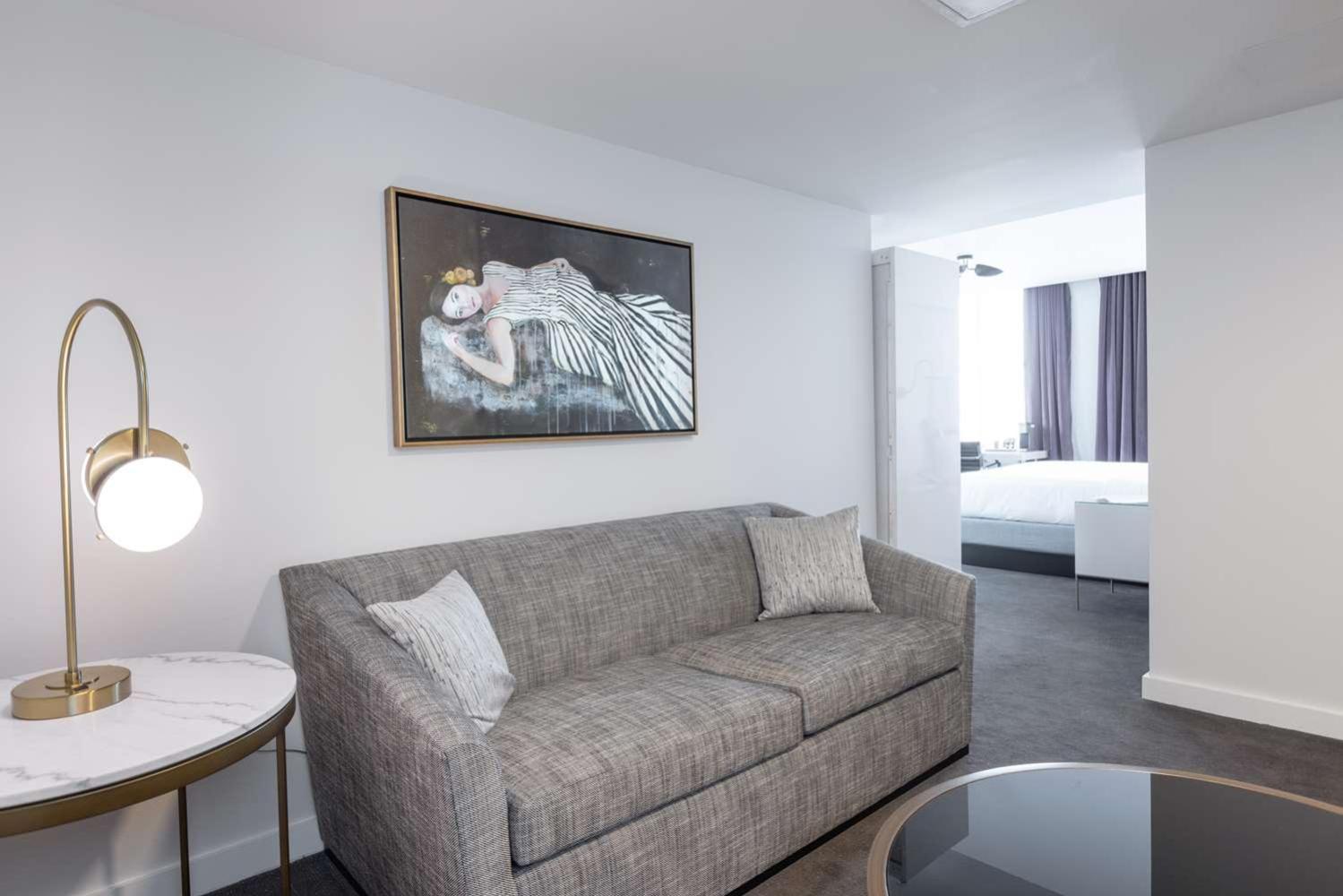 King Studio Suite with City View - Photo 8