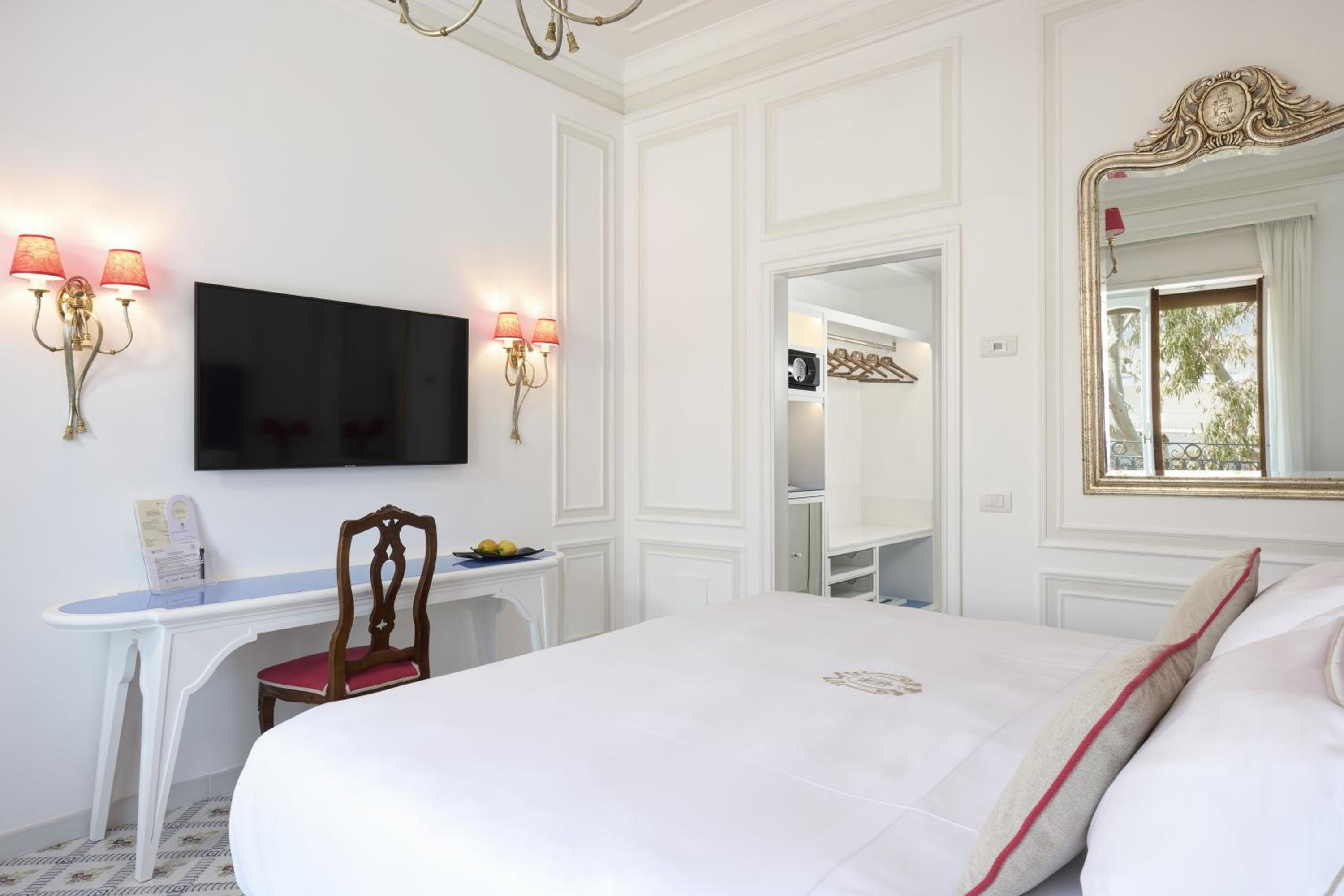 Superior Double or Twin Room with Garden View - Photo 7